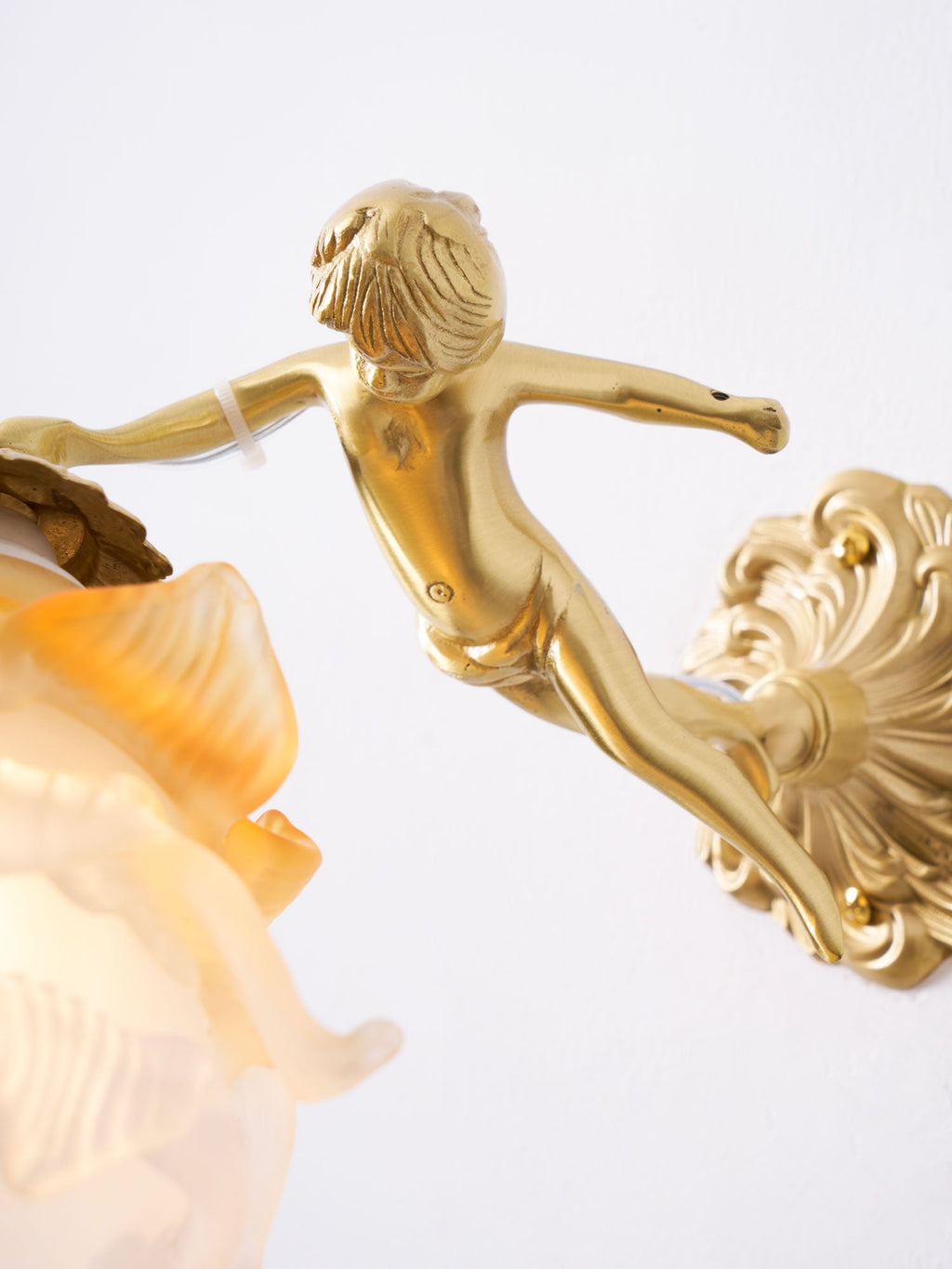 WINDSOR PUTTI BRASS WALL SCONCE