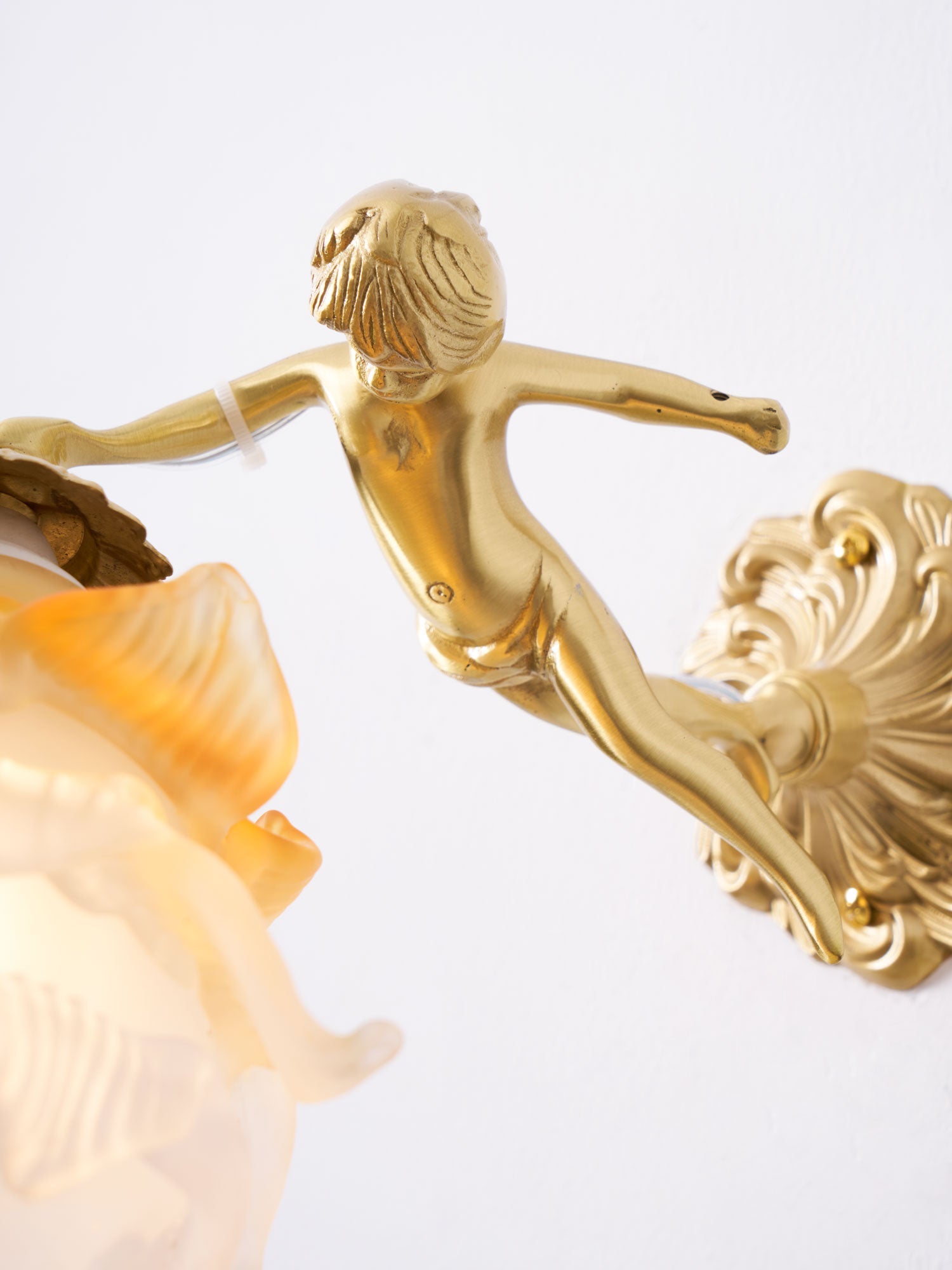 WINDSOR PUTTI BRASS WALL SCONCE