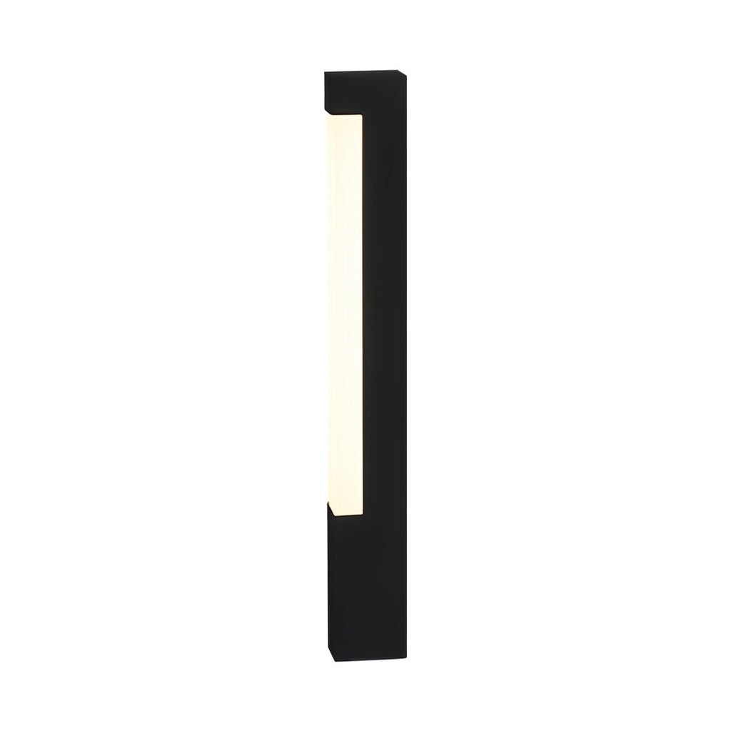 WINDSOR SQUARE OUTDOOR LUMINAIRE WITH WATER-RESISTANT DESIGN