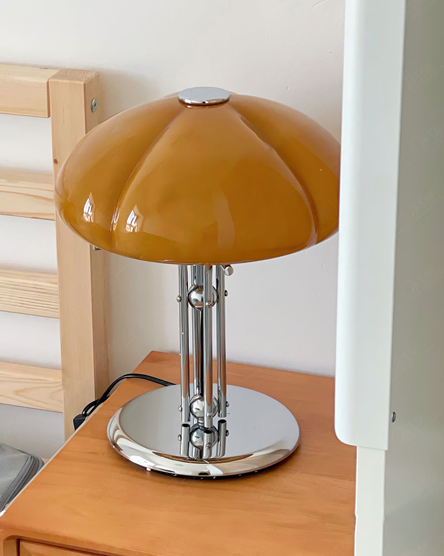 VERITY IVY LEAF TABLE LANTERN