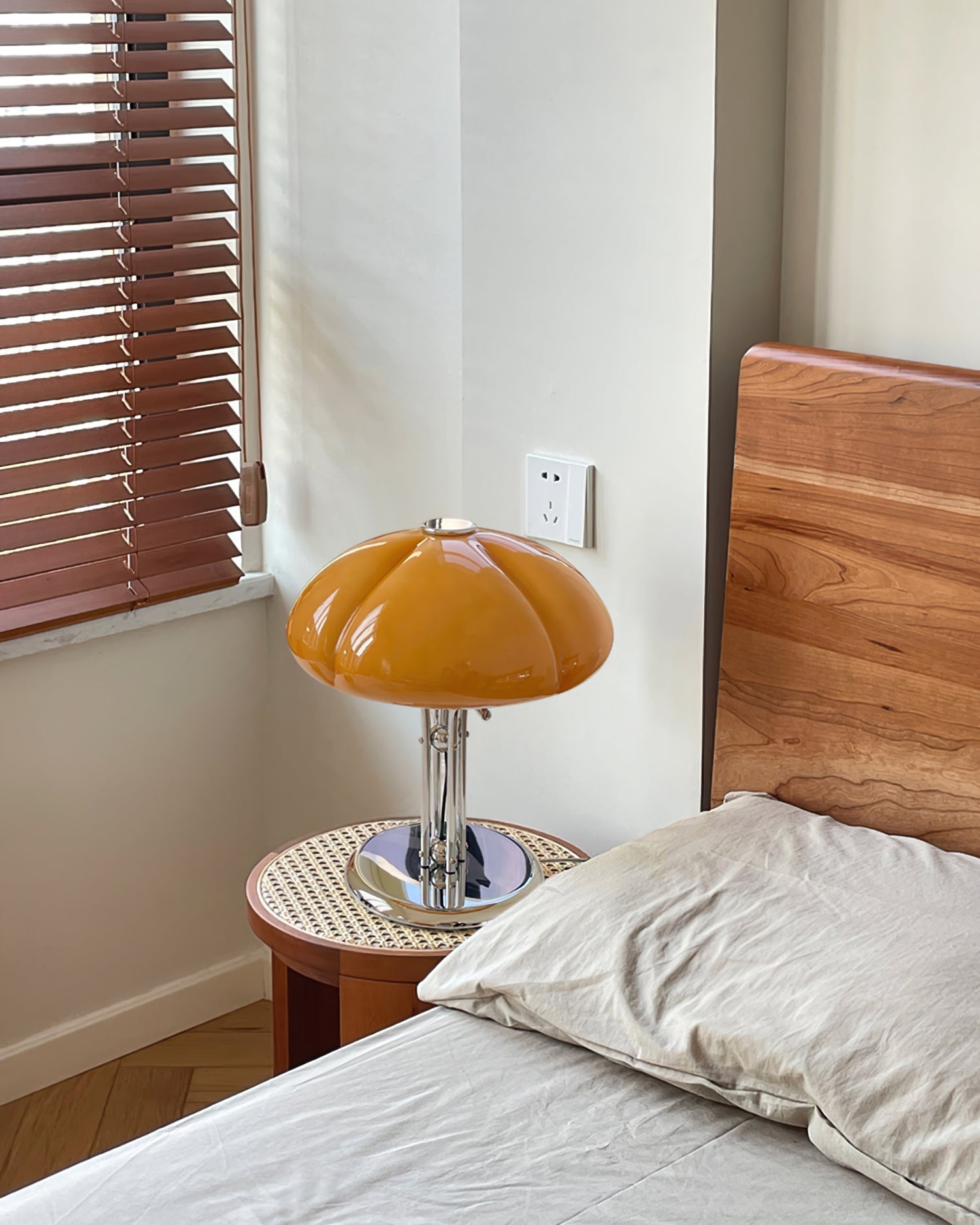 VERITY IVY LEAF TABLE LANTERN