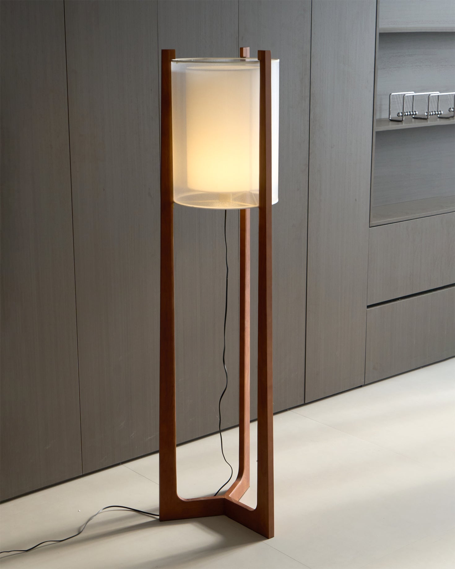 CHARLESTON HARBOR ILLUMINATING COLUMN LAMP
