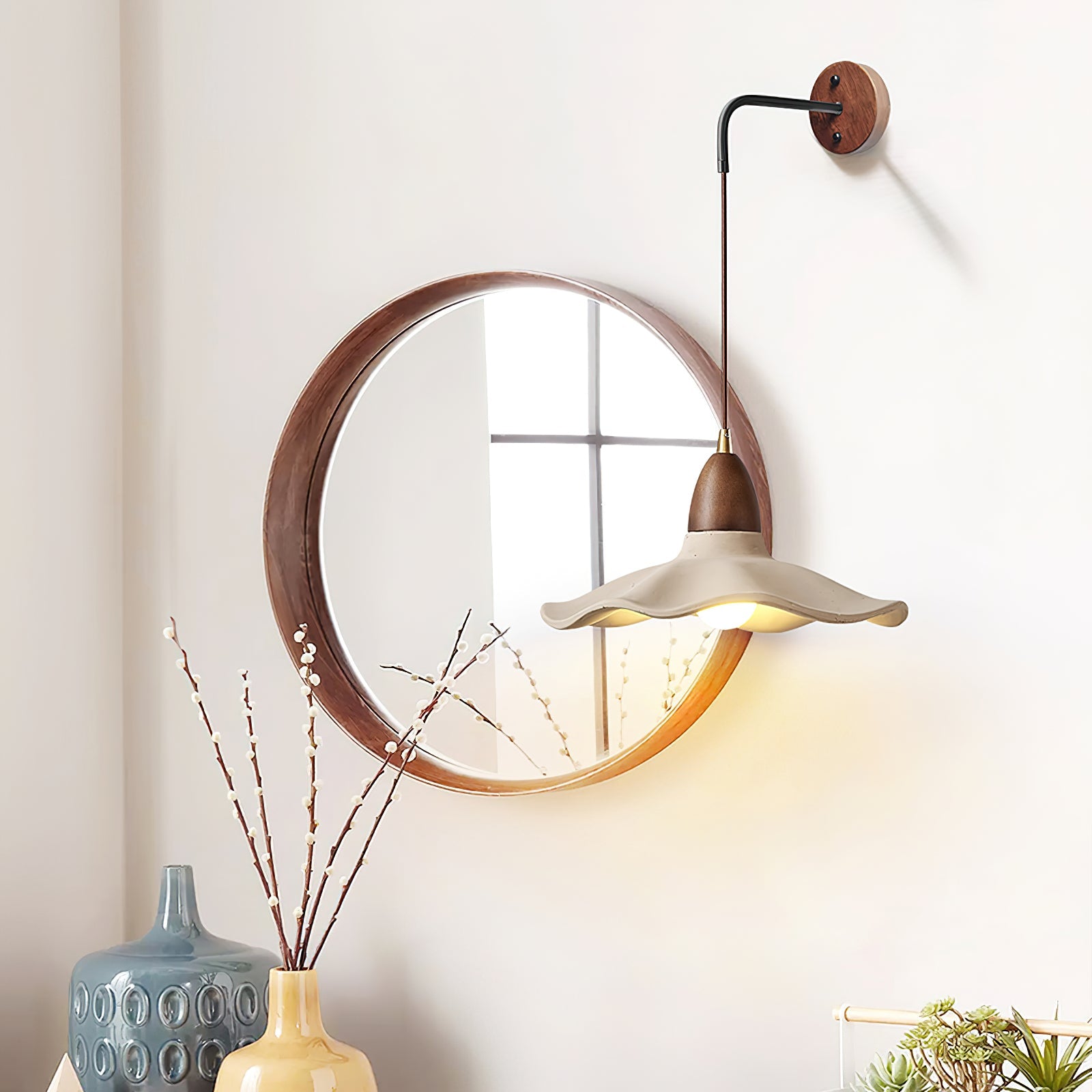 WINTHROP AMBER GLASS WALL SCONCE