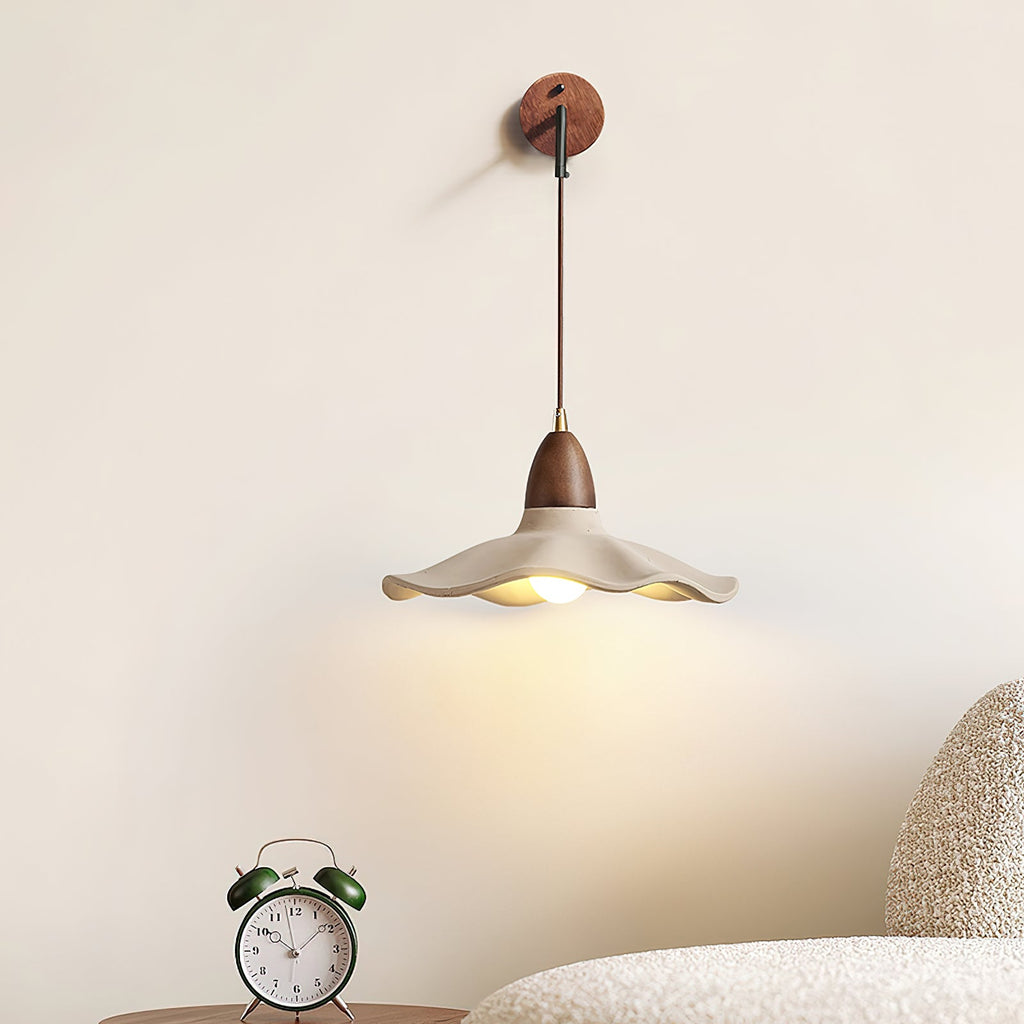 WINTHROP AMBER GLASS WALL SCONCE