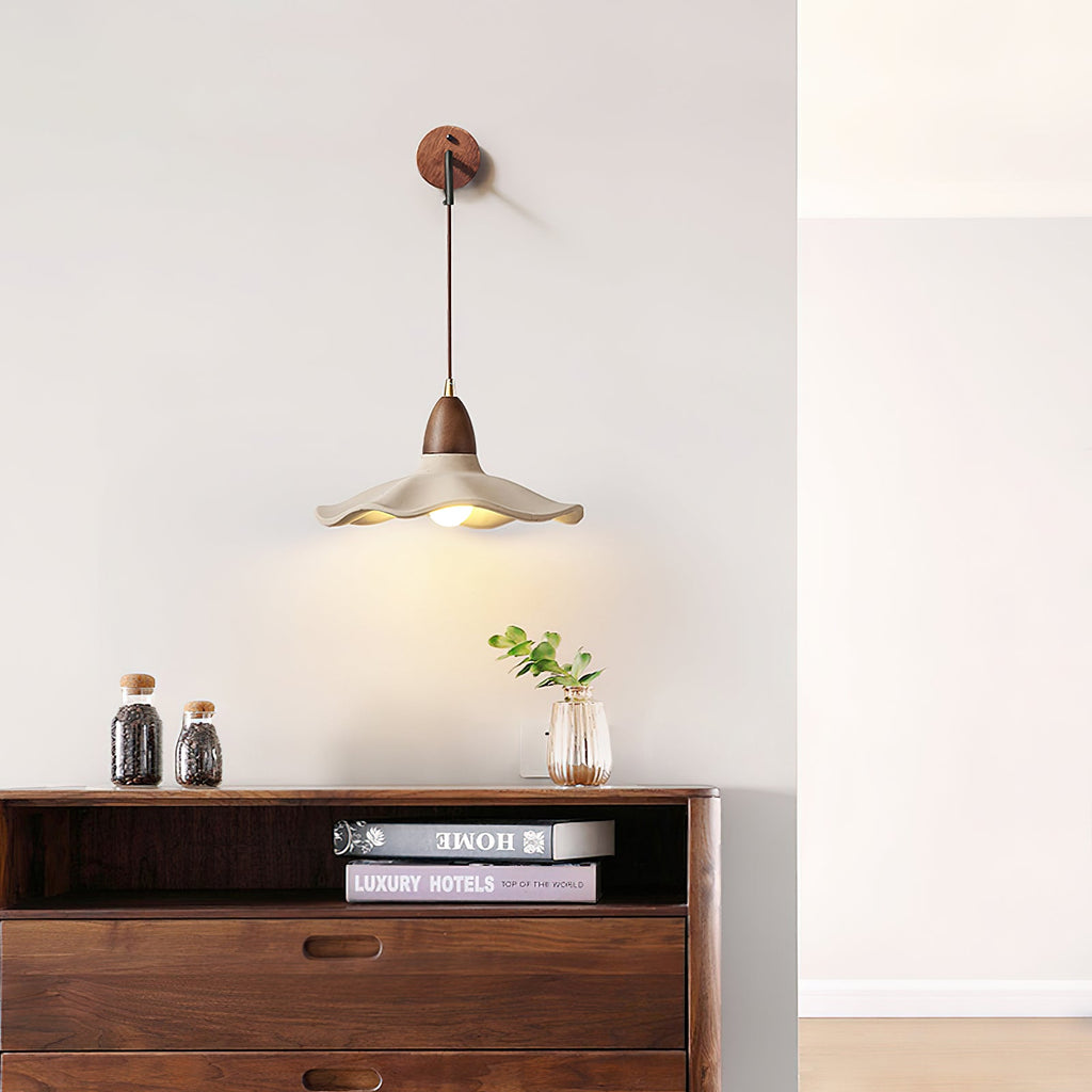 WINTHROP AMBER GLASS WALL SCONCE
