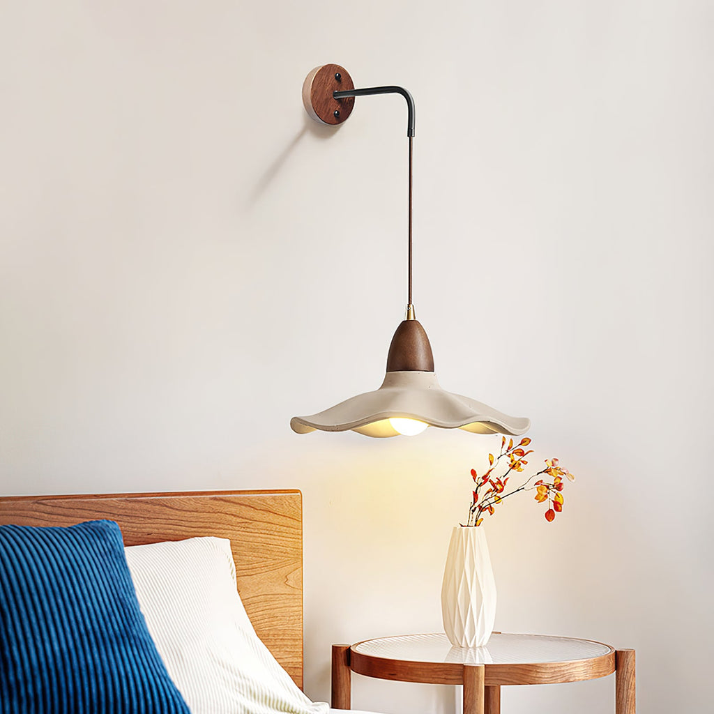 WINTHROP AMBER GLASS WALL SCONCE
