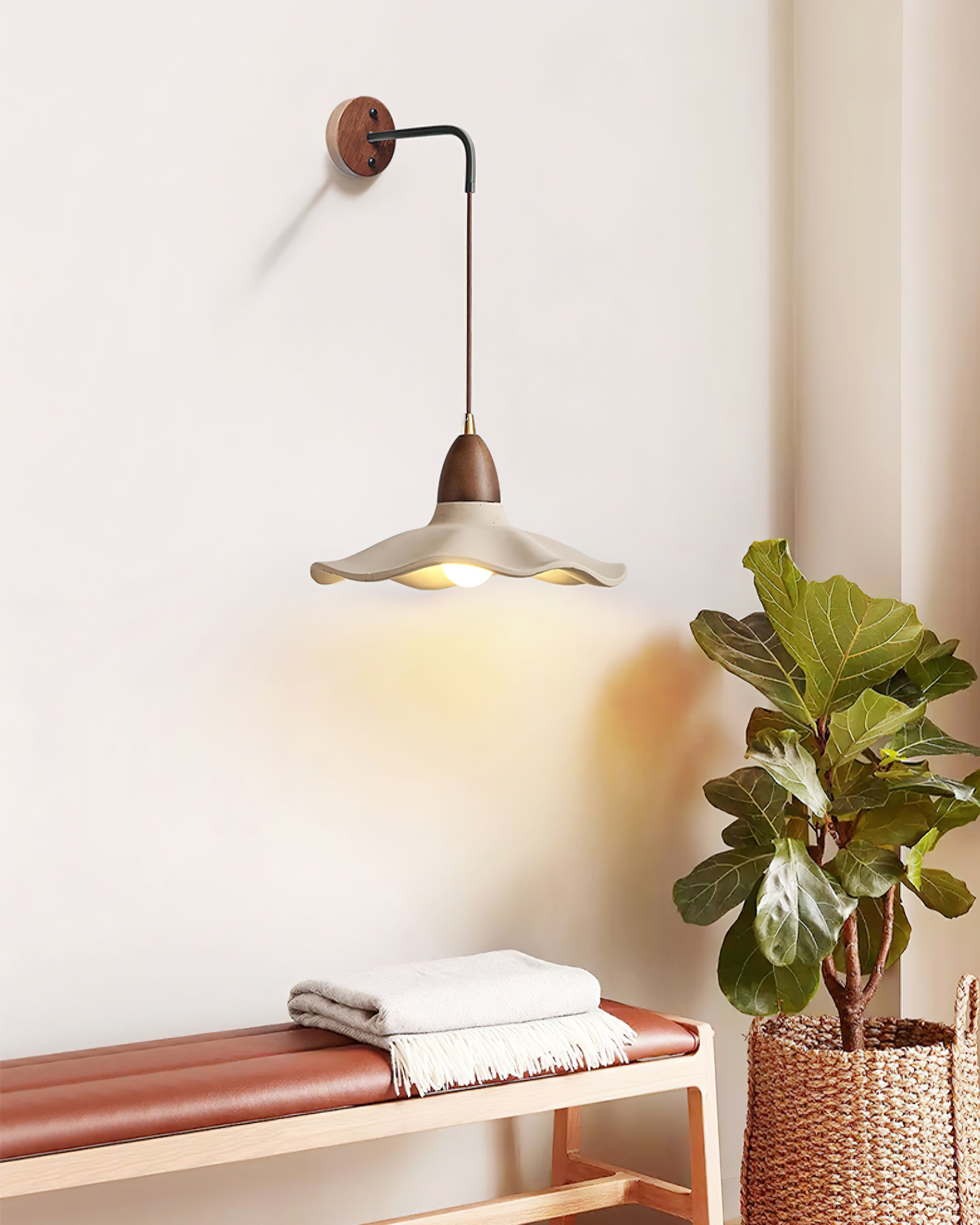 WINTHROP AMBER GLASS WALL SCONCE