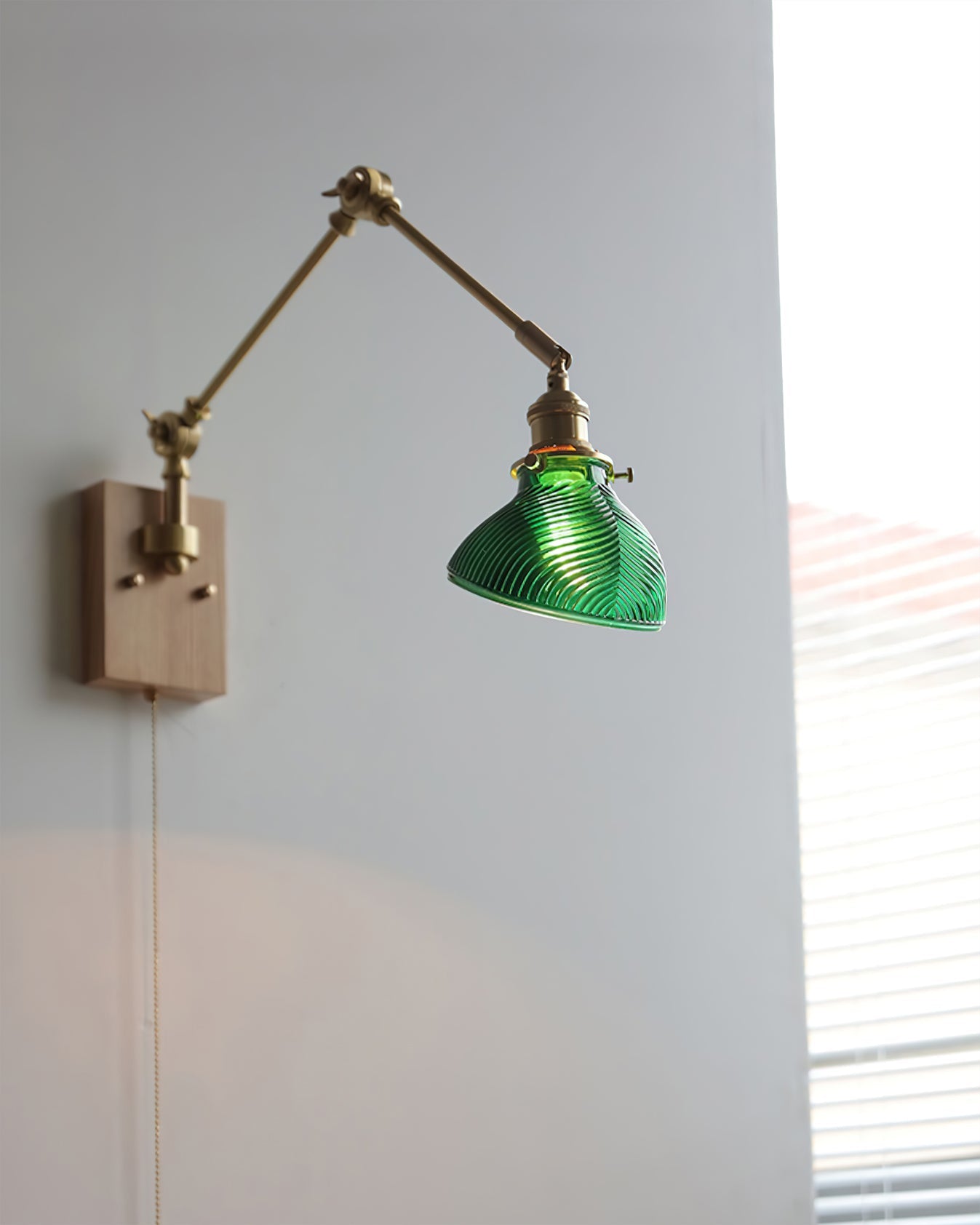 CHARLESTON SWINGING ARM ILLUMINATOR