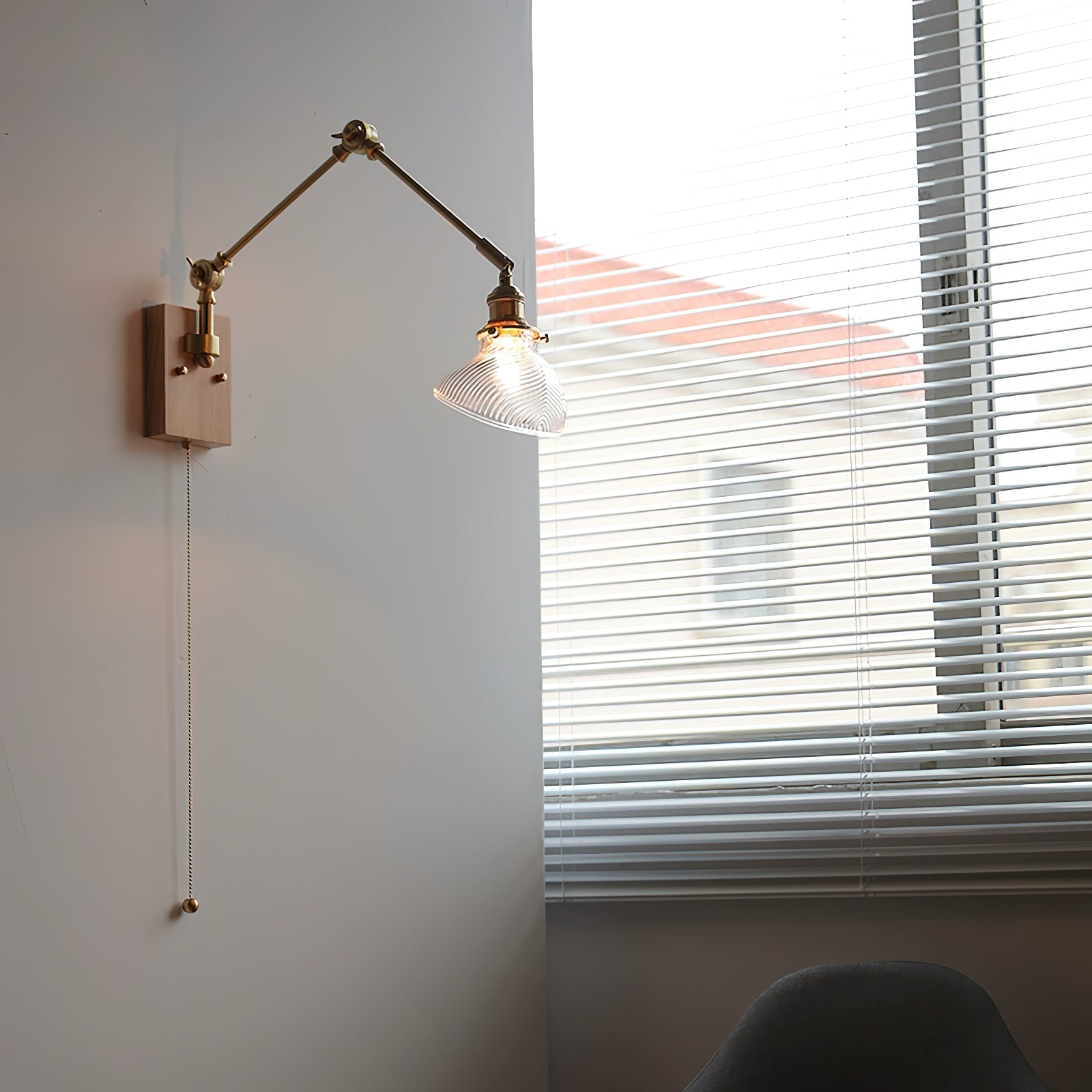 CHARLESTON SWINGING ARM ILLUMINATOR