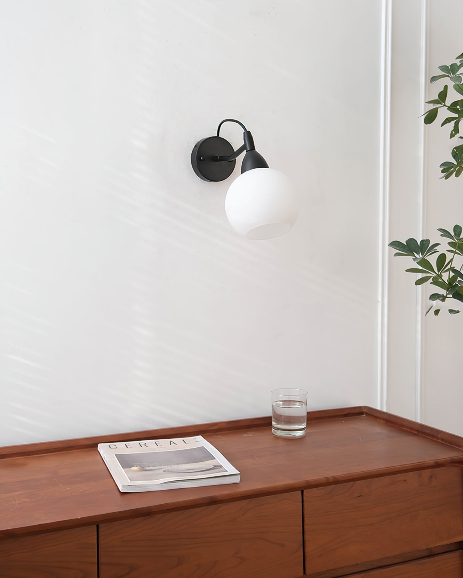 FENWICK GLOWING HORIZON WALL SCONCE