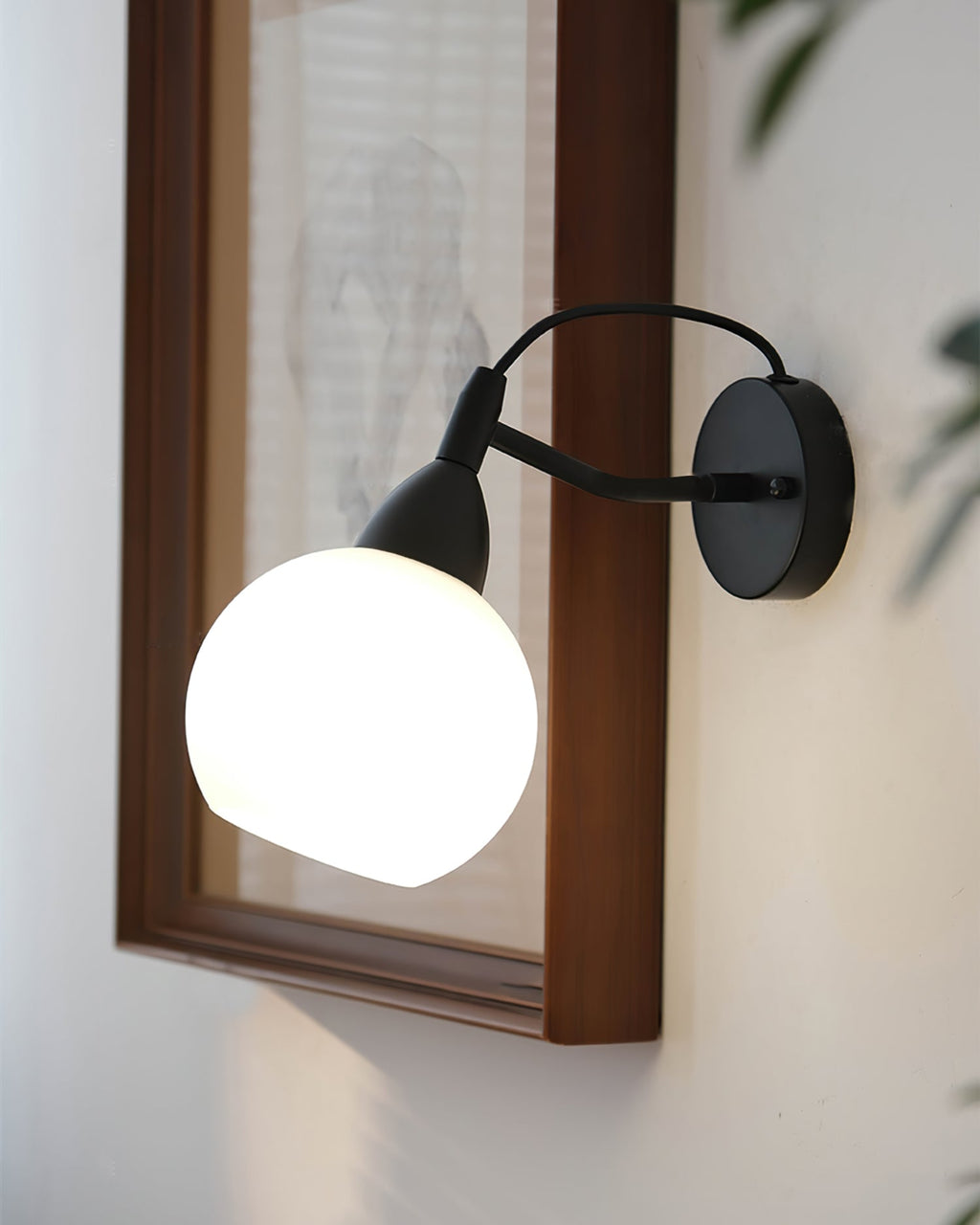 FENWICK GLOWING HORIZON WALL SCONCE