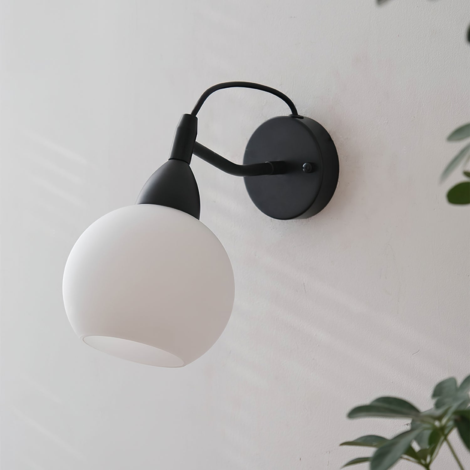 FENWICK GLOWING HORIZON WALL SCONCE