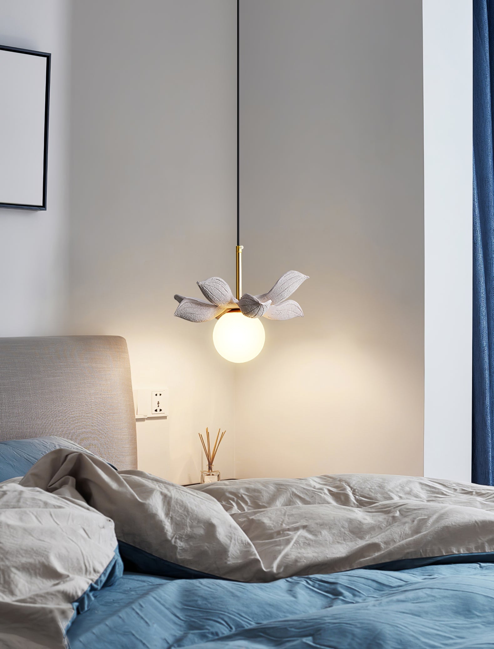 WINDSOR CAST RESIN TEARDROP LIGHTING