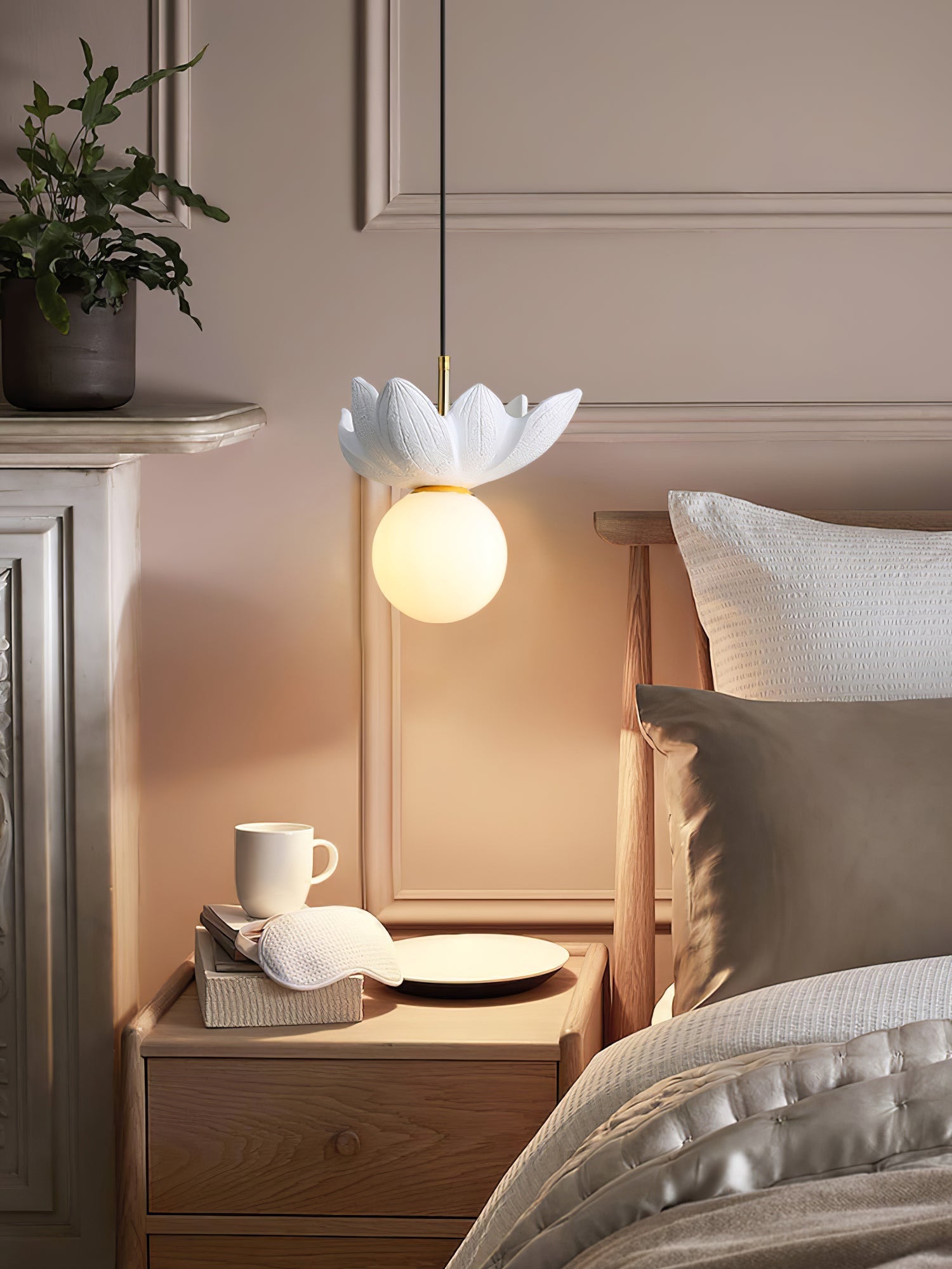WINDSOR CAST RESIN TEARDROP LIGHTING