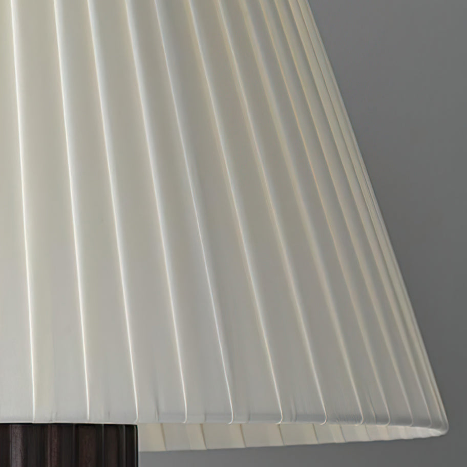 BRAMBLETON WHISPERING GLOW TABLE LAMP