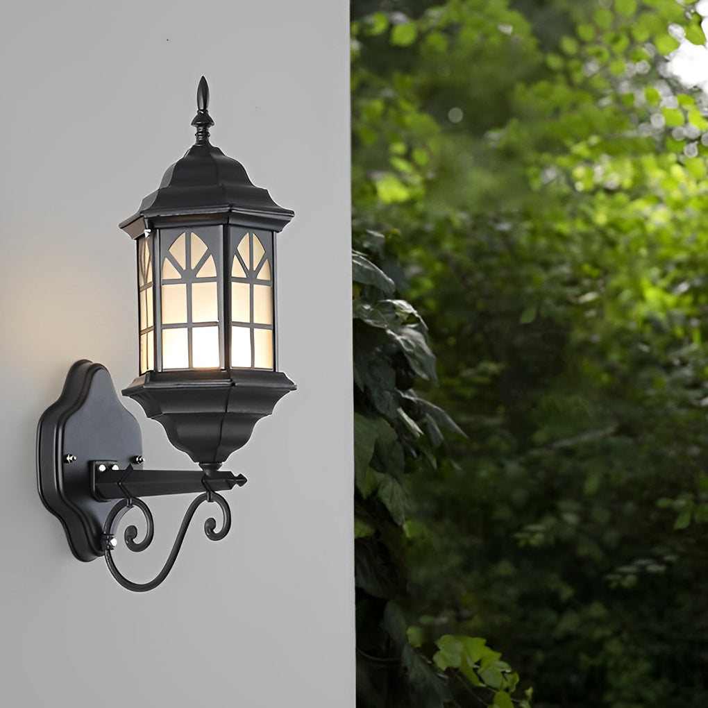 WINDSOR SOLAR-POWERED DIMMERED WALL LANTERN WITH REMOTE CONTROL