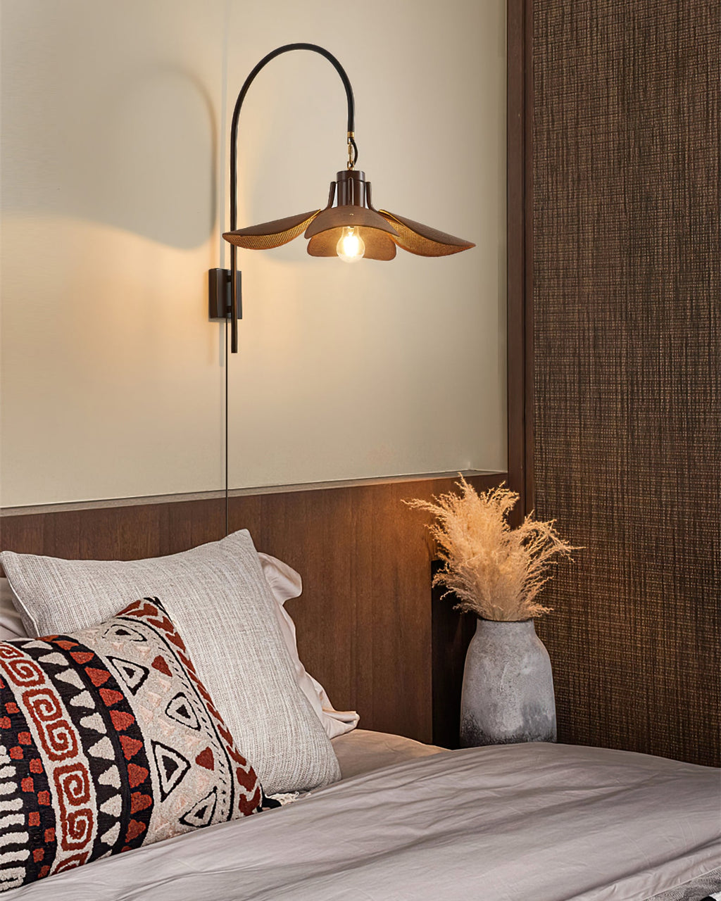 FENWICK VINTAGE INSET PLUG WALL LIGHT