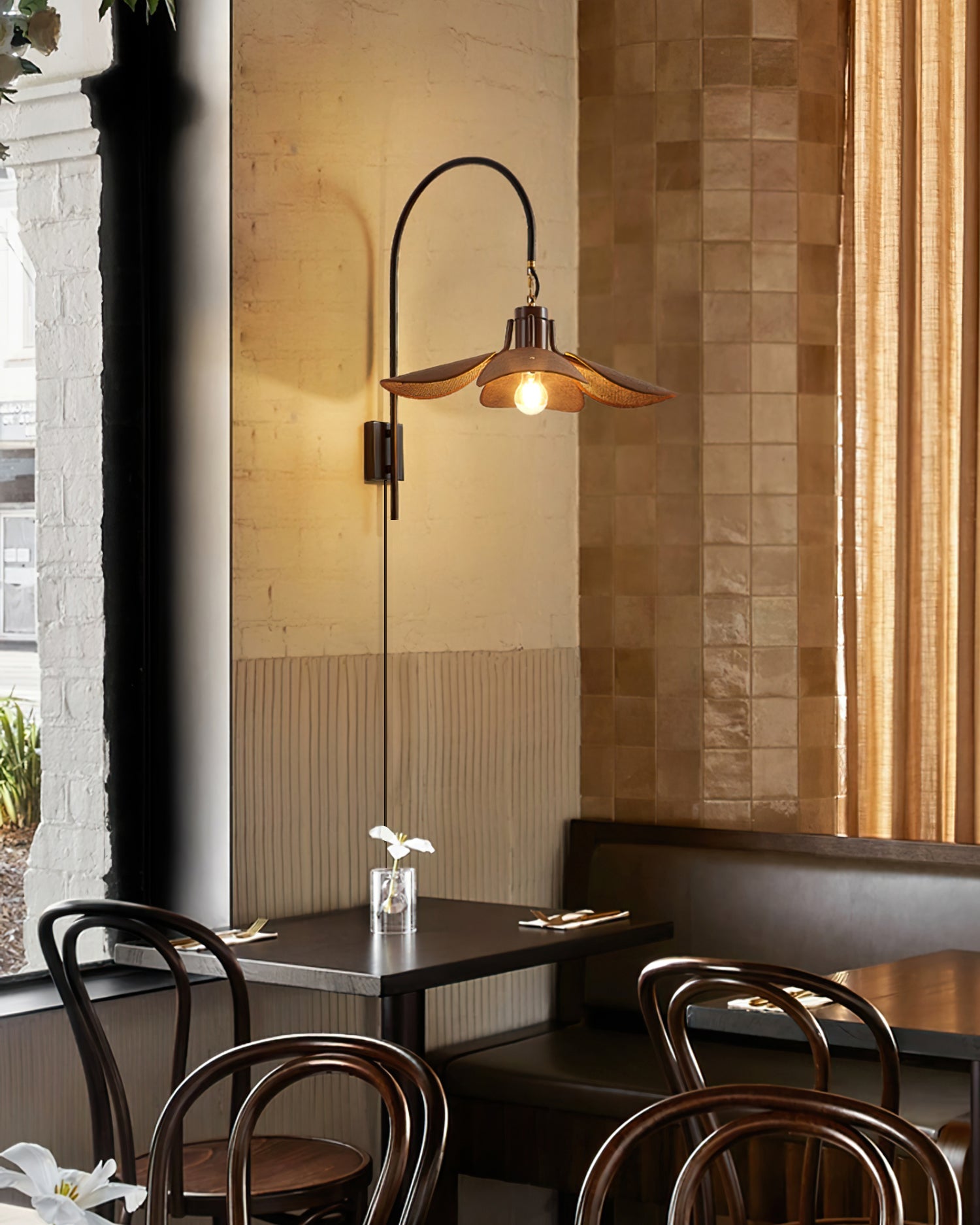 FENWICK VINTAGE INSET PLUG WALL LIGHT