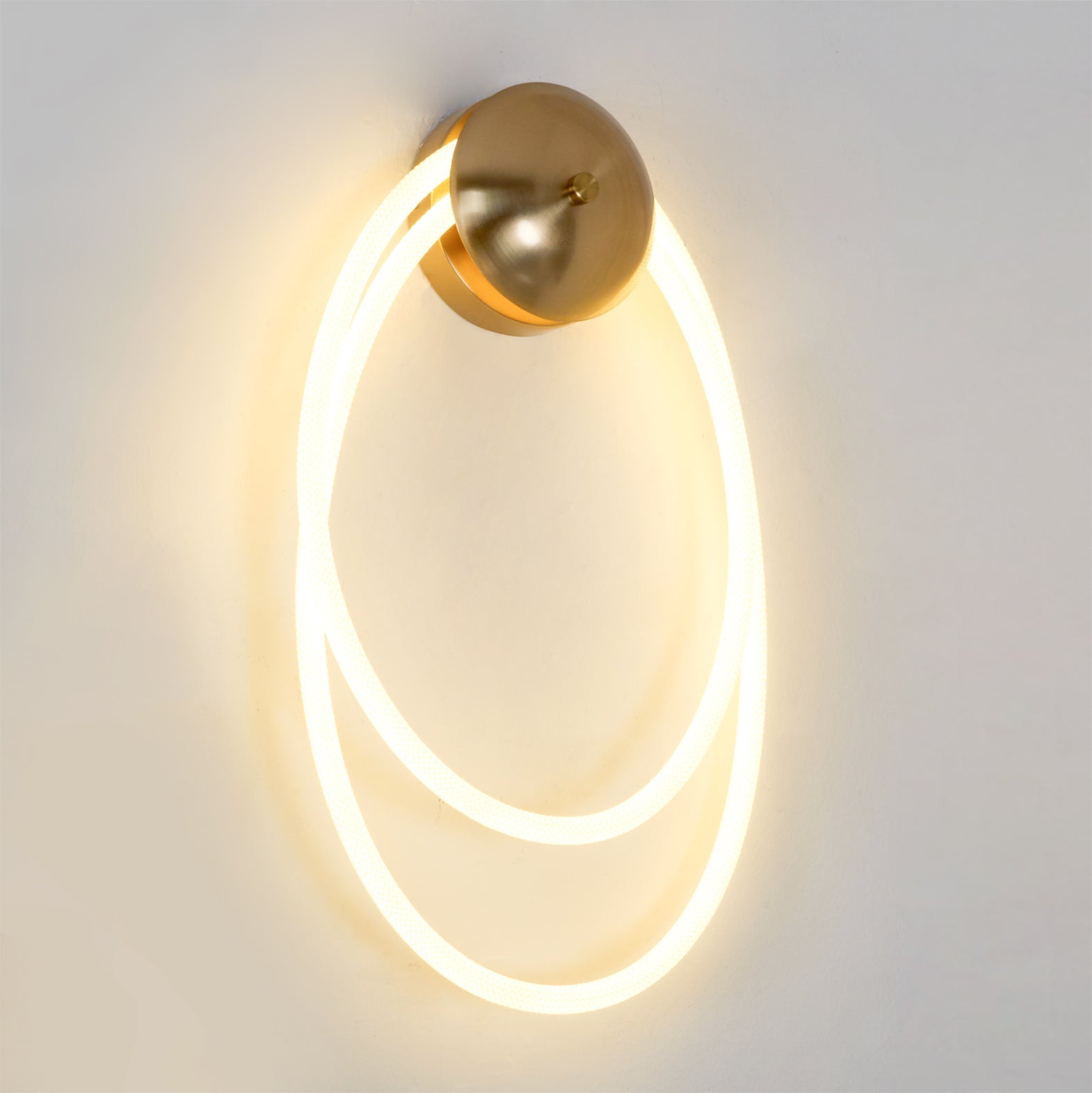 WINTHORPE ILLUMINATED WALL SCONCE