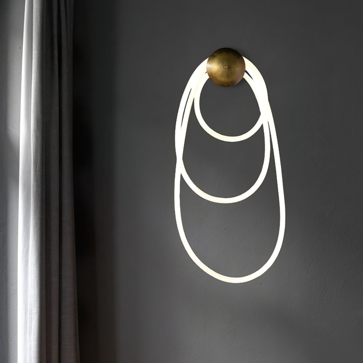 WINTHORPE ILLUMINATED WALL SCONCE