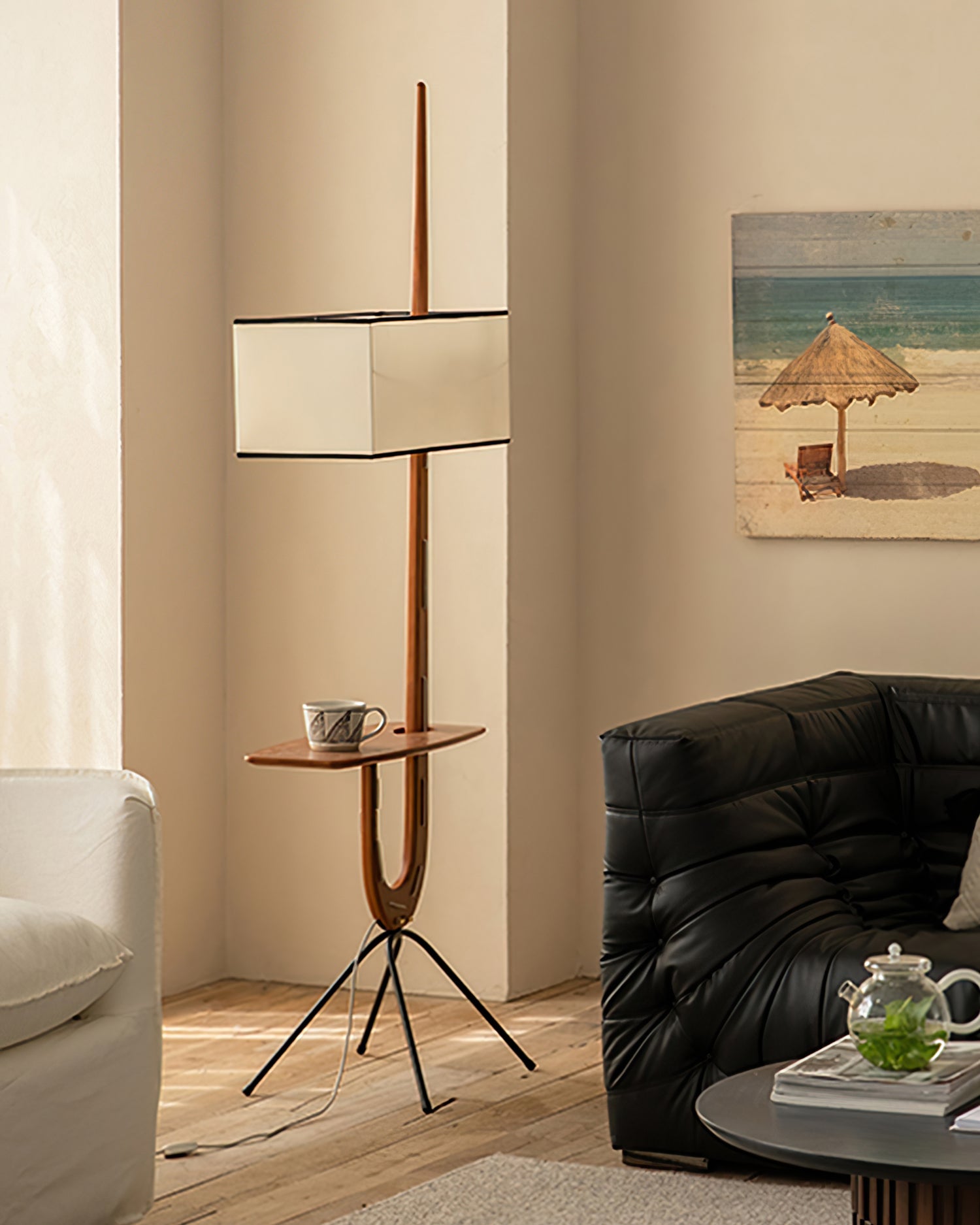 FELTHAM HEIGHTENED GIRAFFE ILLUMINATION LAMP