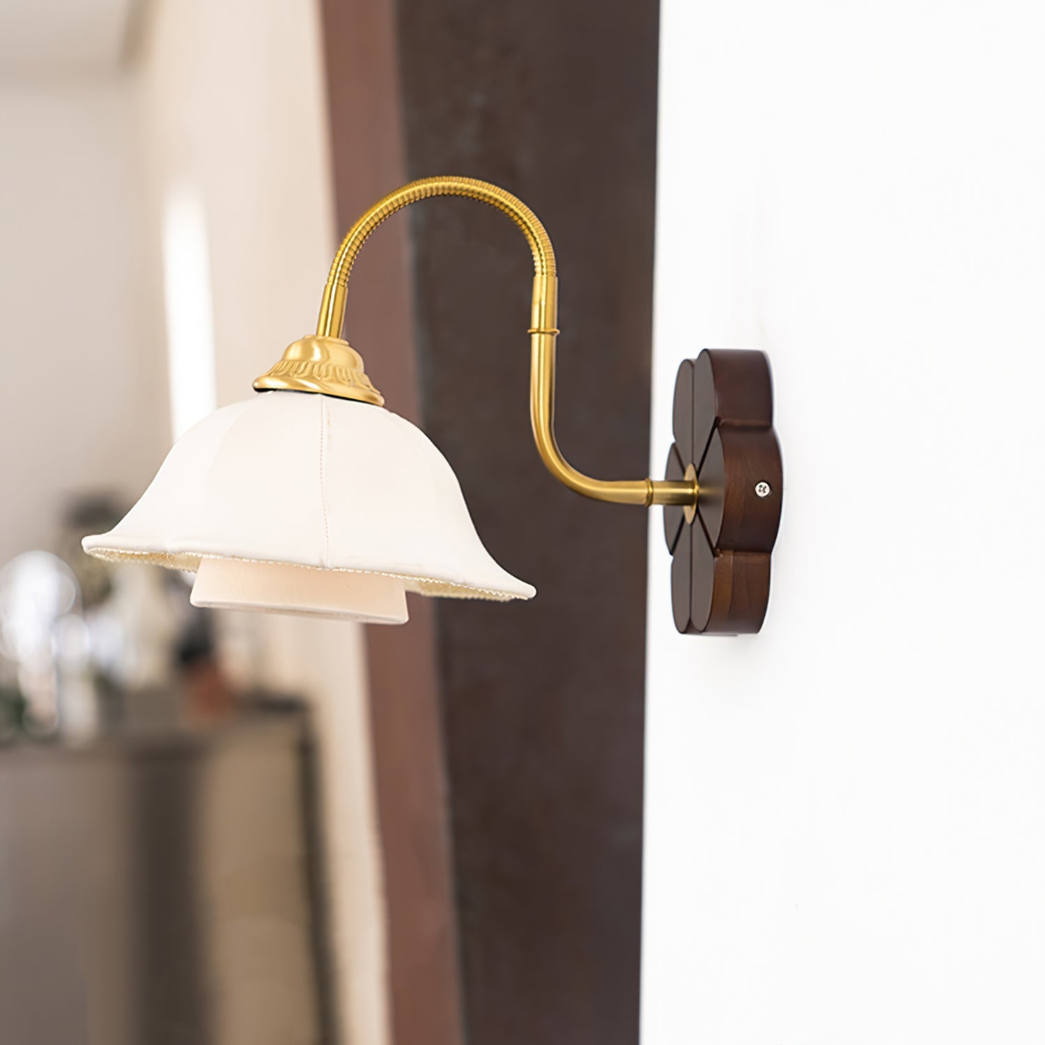 CHARLESTON FLORAL EMBELLISHED WALL SCONCE