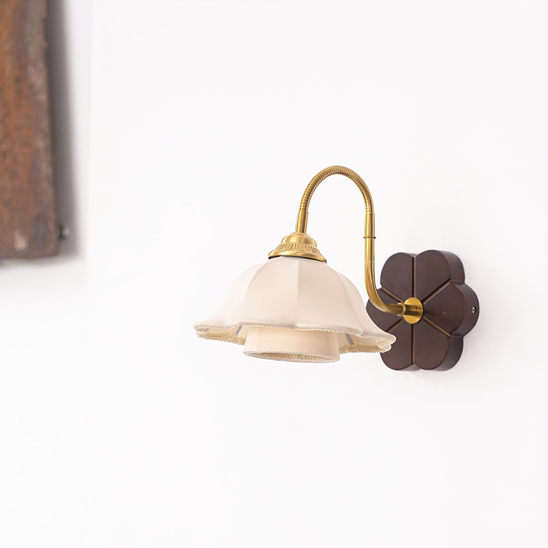 CHARLESTON FLORAL EMBELLISHED WALL SCONCE