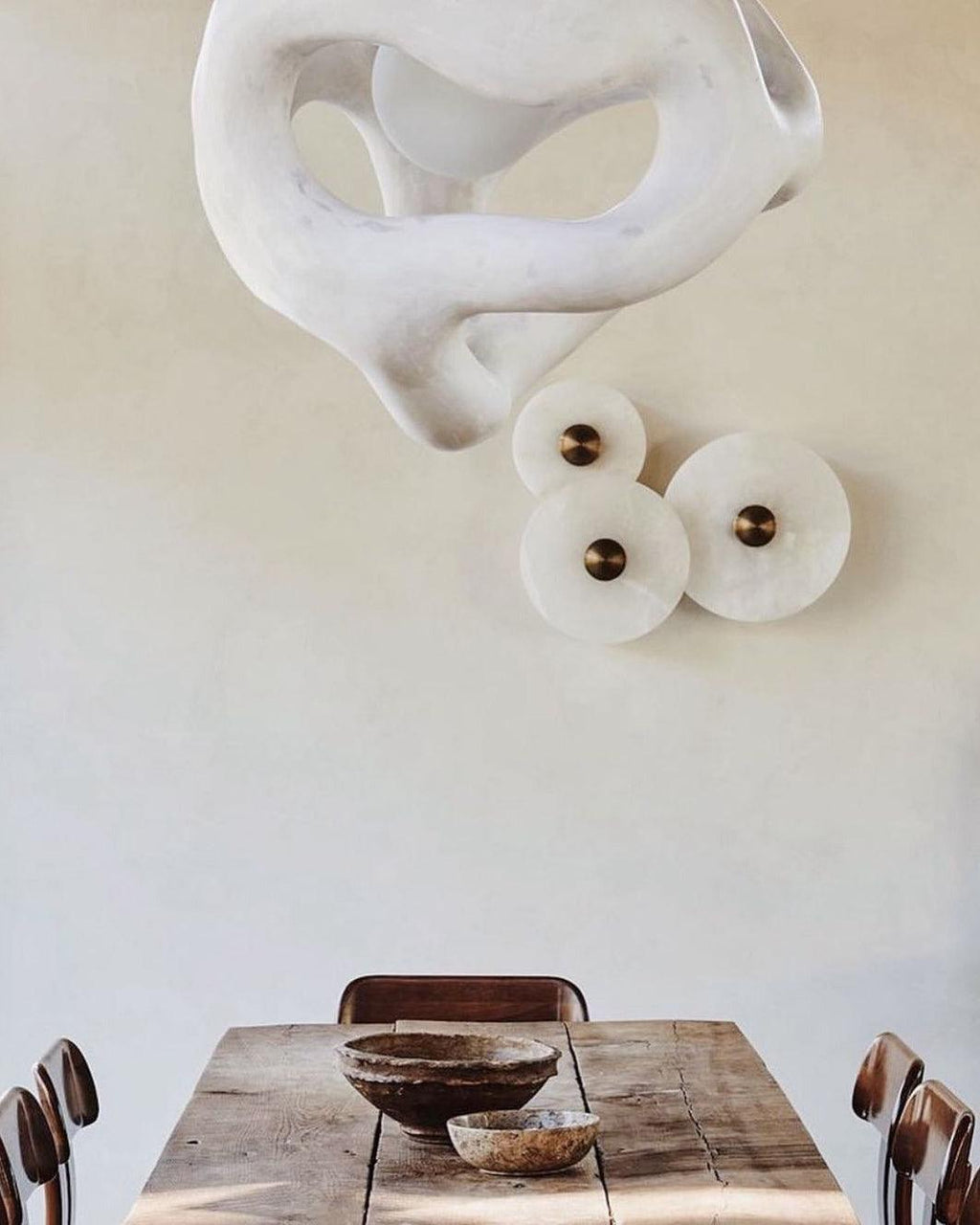 WINDSOR CIRCLE ALABASTER WALL SCONCE