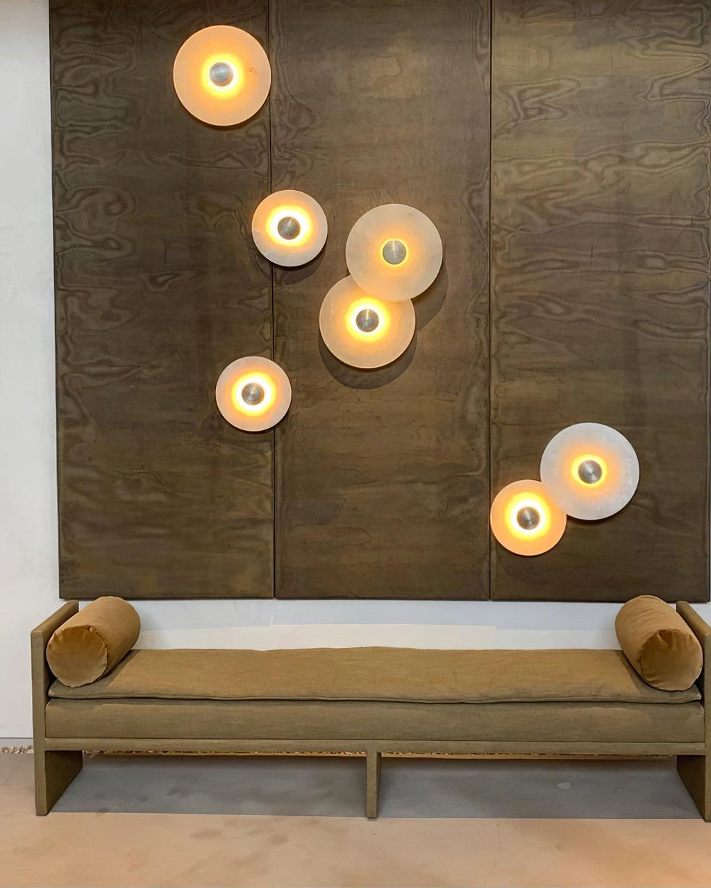 WINDSOR CIRCLE ALABASTER WALL SCONCE