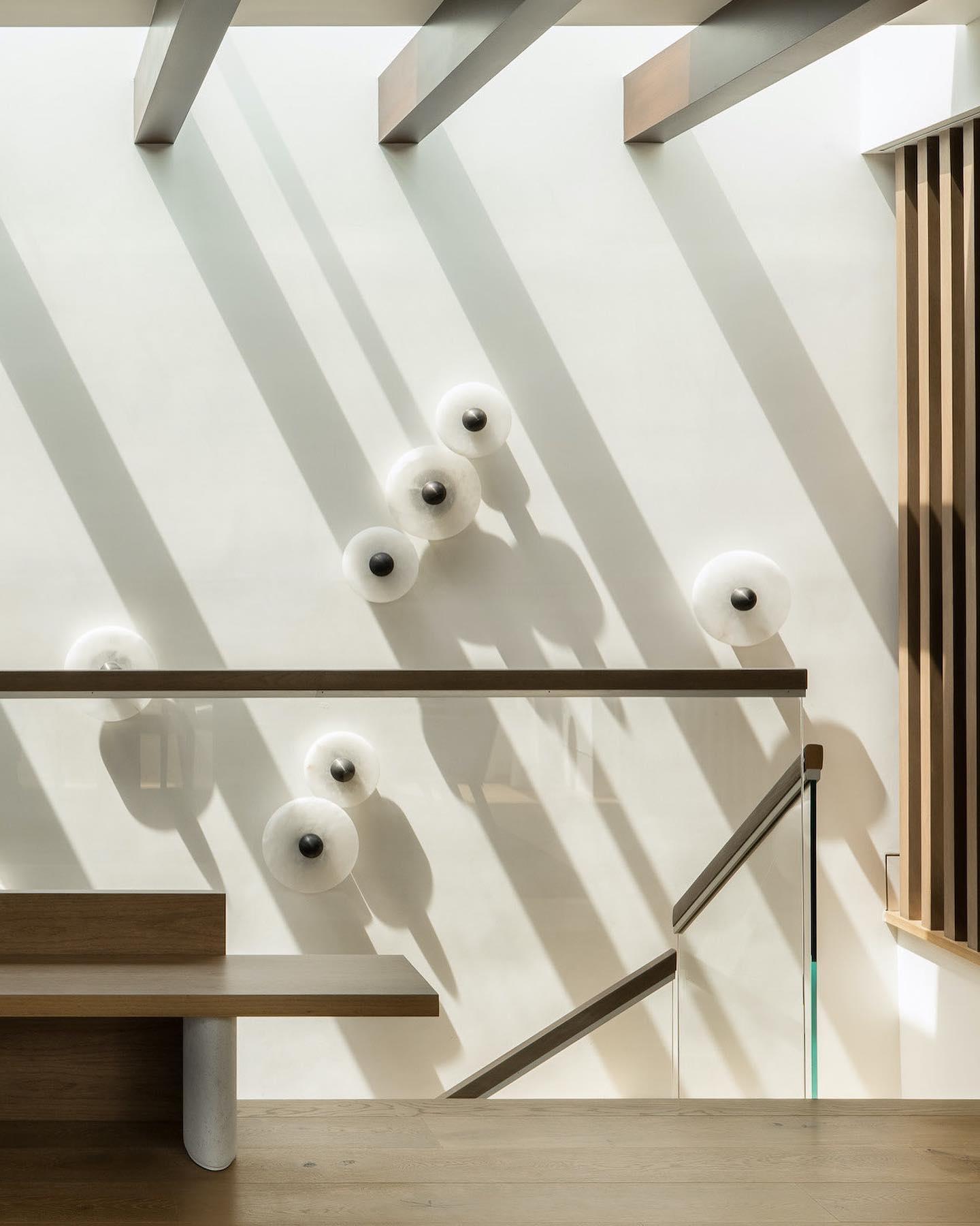 WINDSOR CIRCLE ALABASTER WALL SCONCE