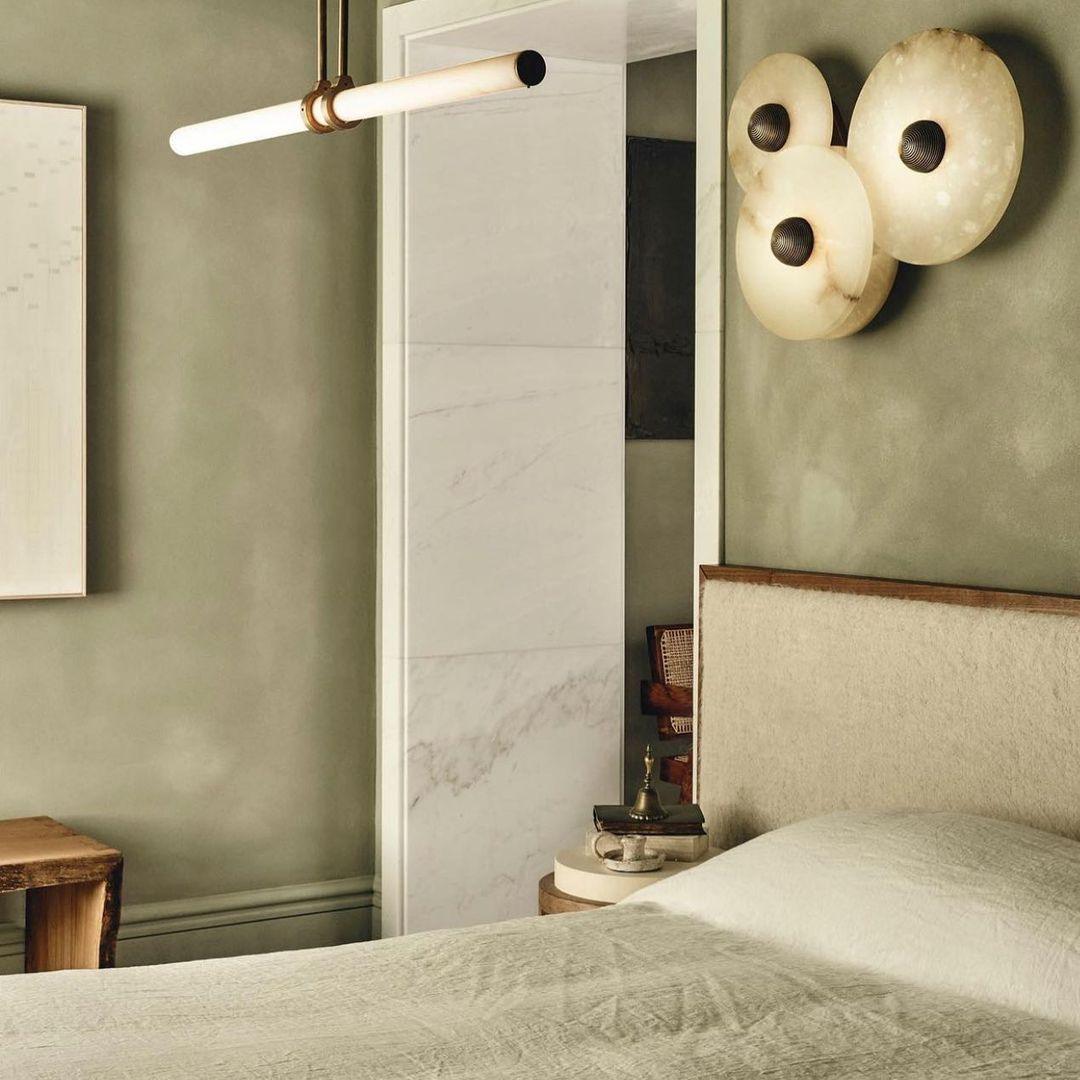 WINDSOR CIRCLE ALABASTER WALL SCONCE