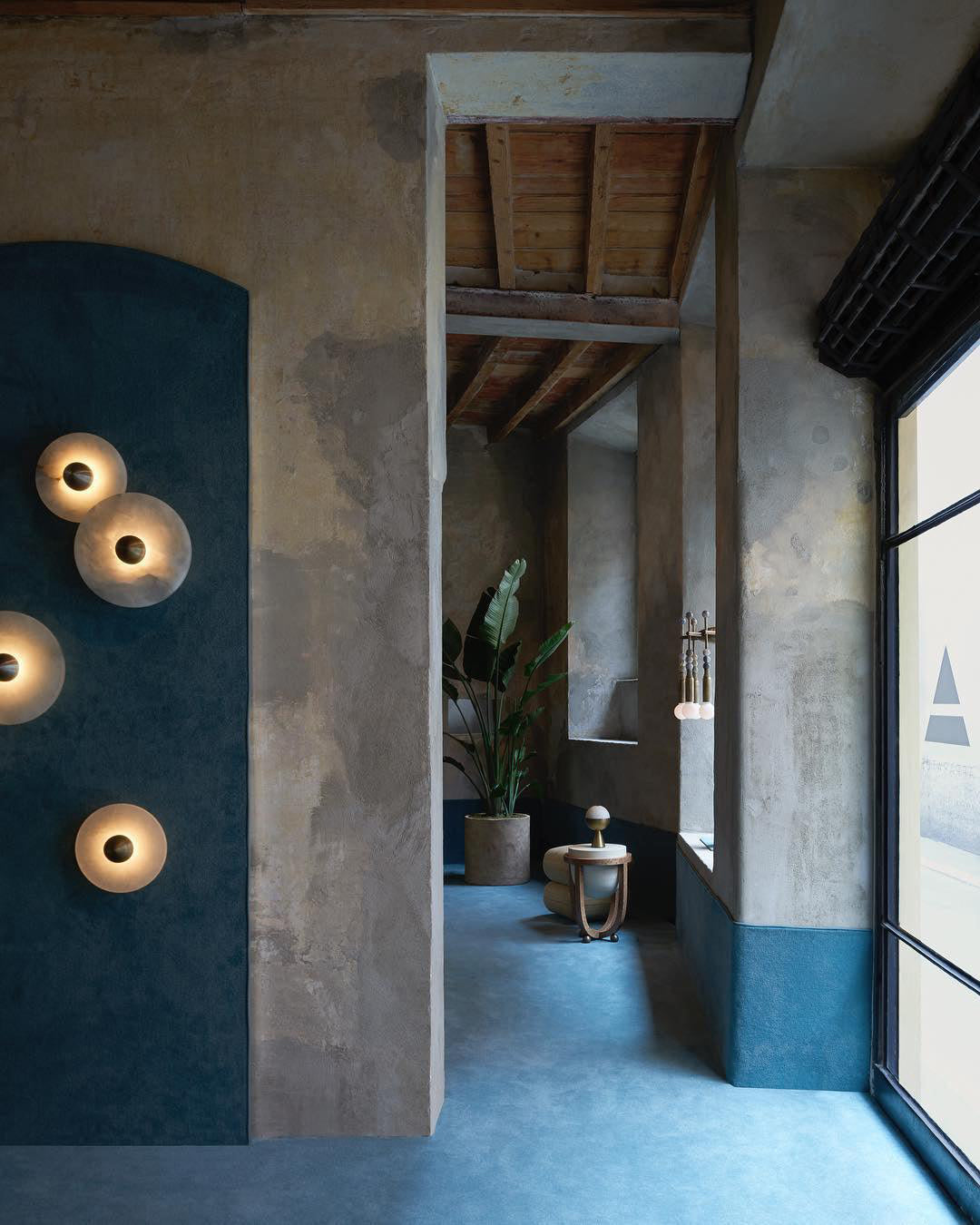 CHARLESTON FROSTED ORB WALL SCONCE