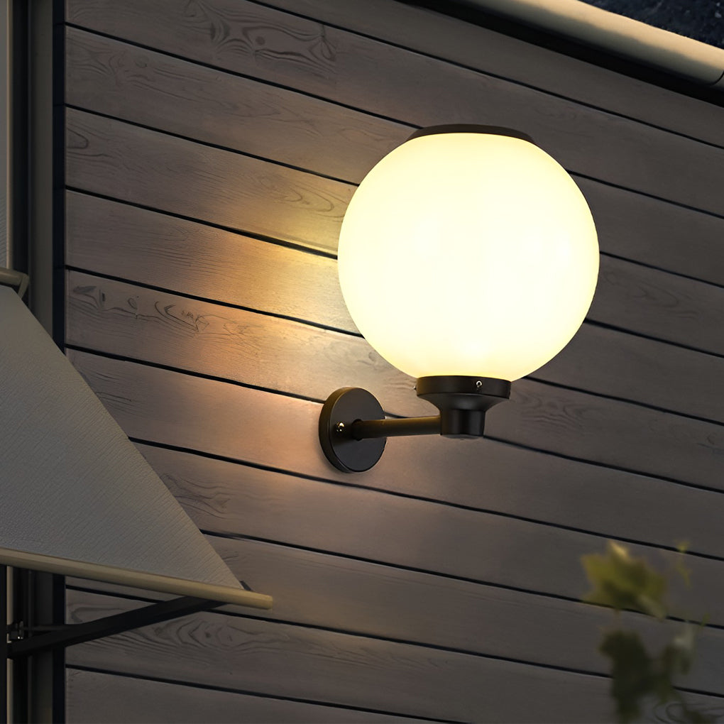 RAVENSTONE TRIPLE-LUMEN SOLAR OUTDOOR WALL SCONCE