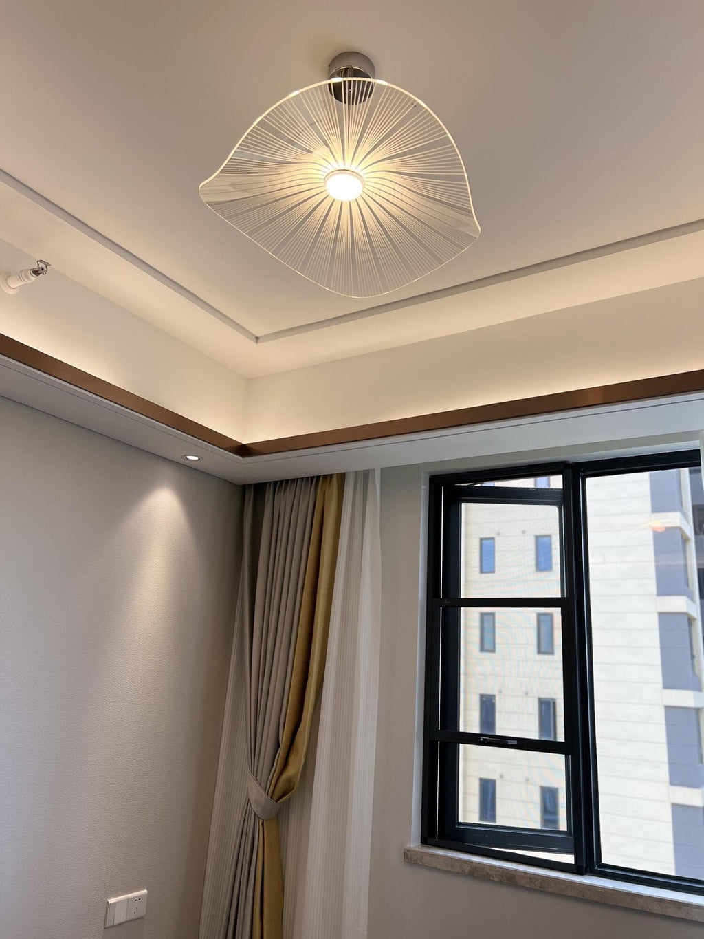 WINDSOR TIERED ORB PENDANT