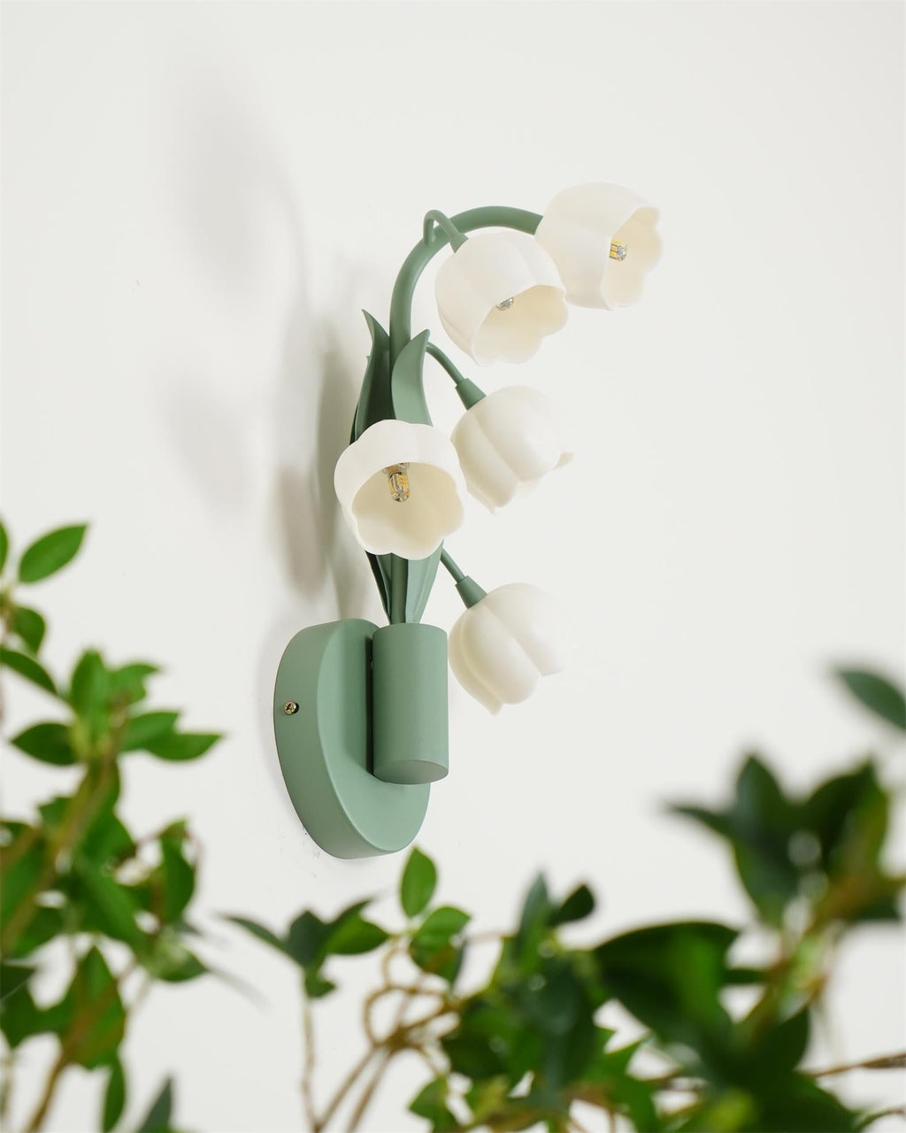 VIOLETTA FLORAL EMBELLISHED WALL SCONCE