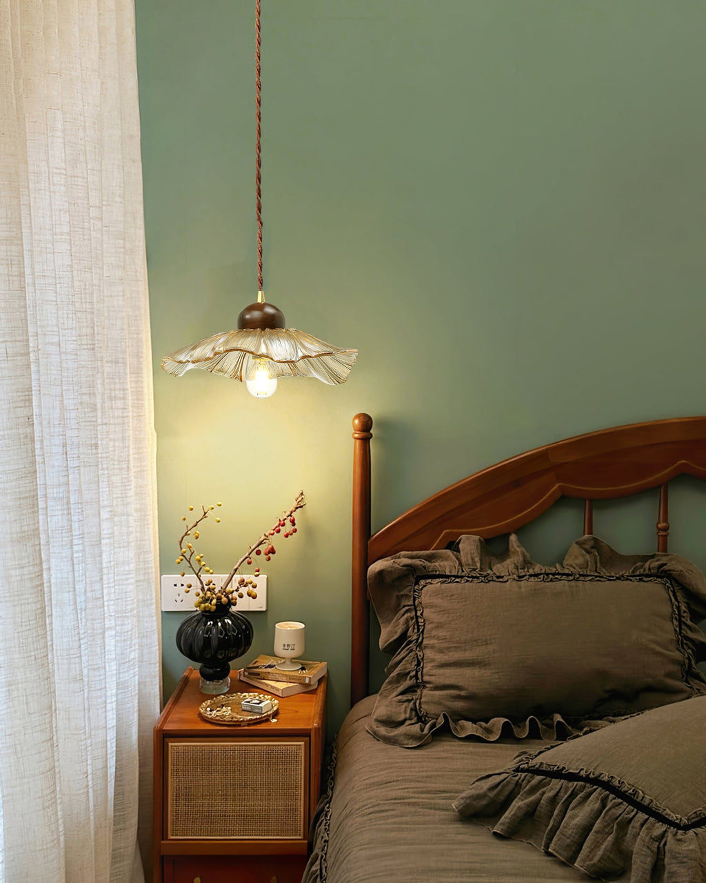 FLORENTINE PETAL HANGING LANTERN
