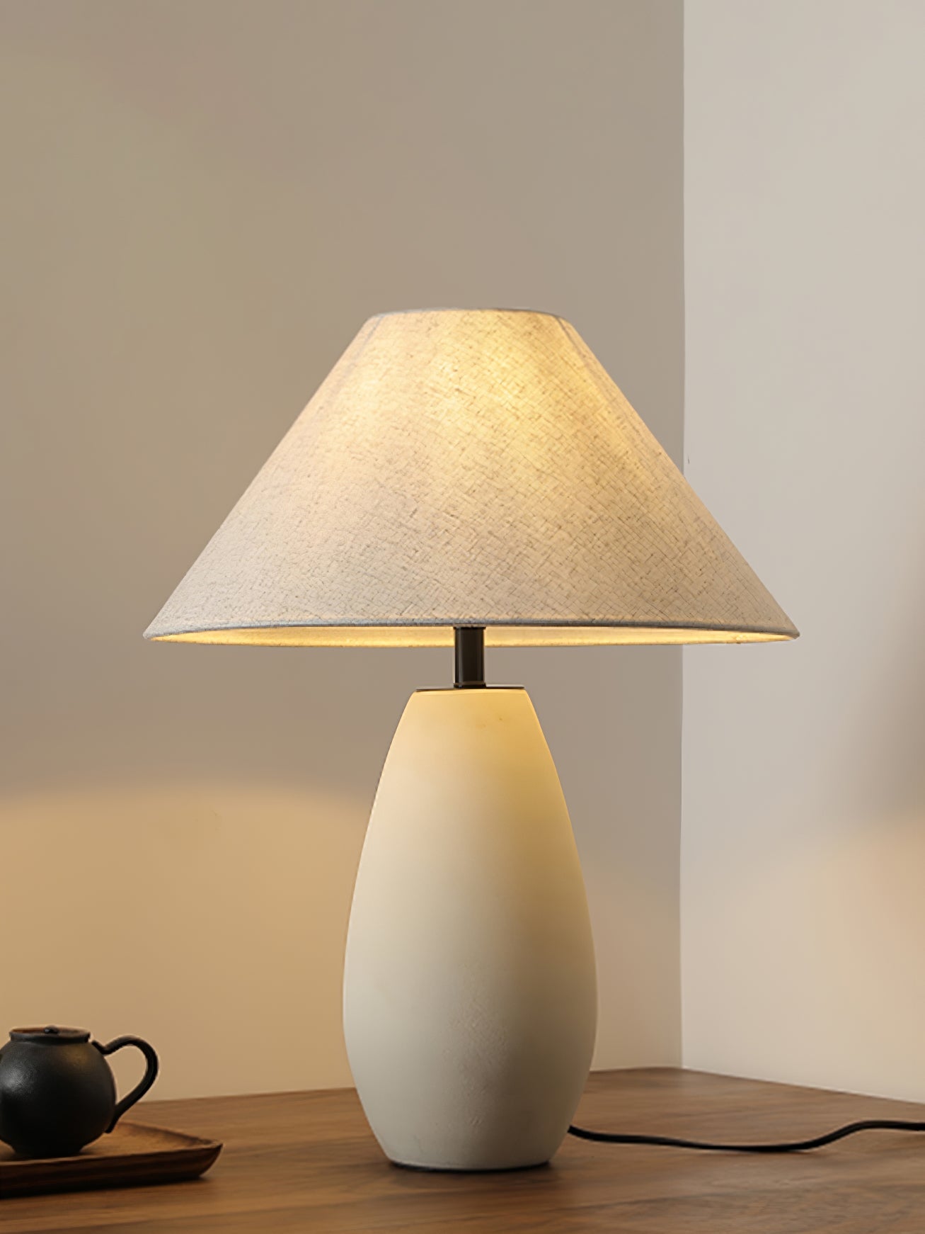 CHARING CROSS PORCELAIN ILLUMINATOR