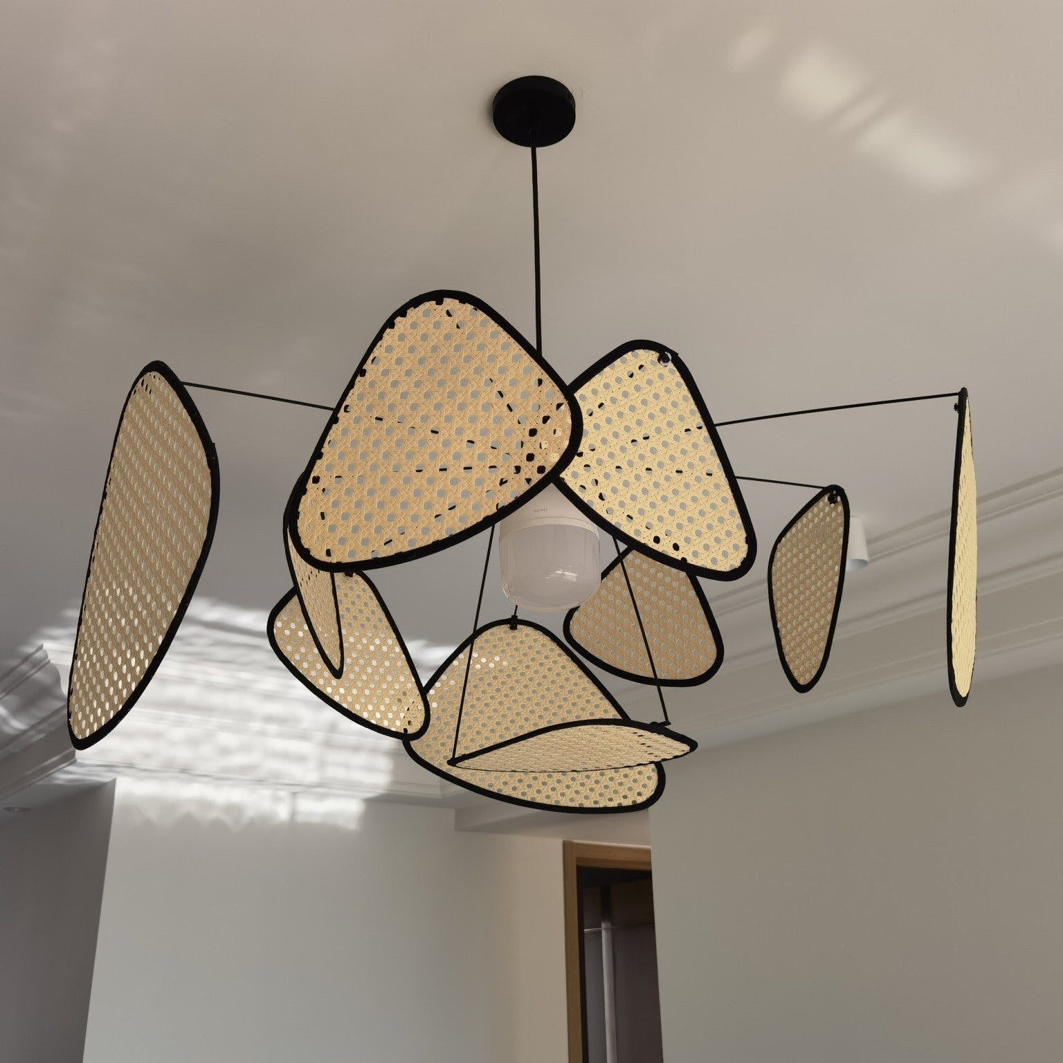 RAVENSCROFT WOVEN LANTERN PENDANT