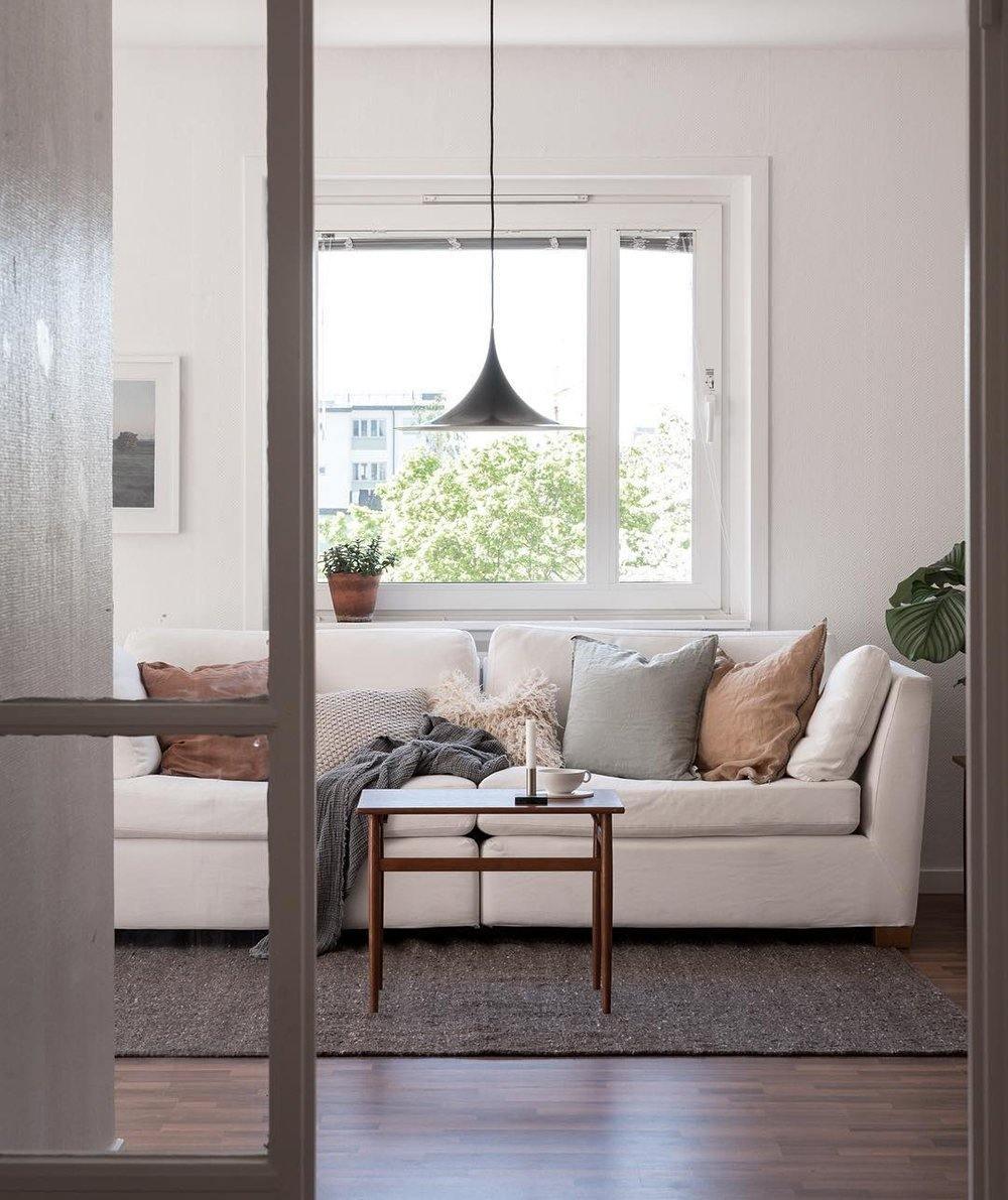 RAVENWOOD HEMISPHERICAL HANGING LANTERN