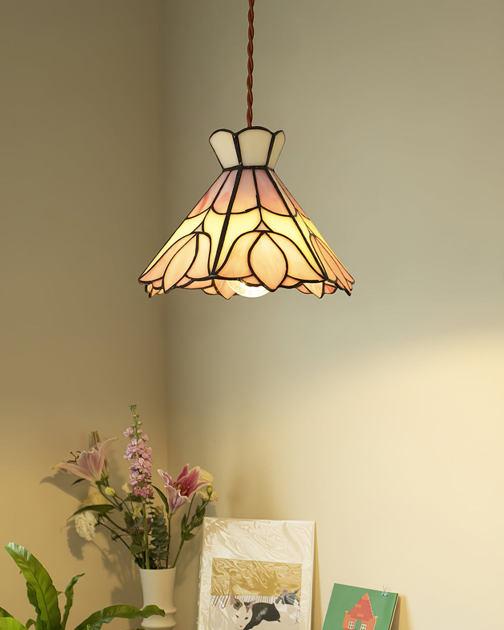 WINTHORPE ARTISAN GLASS PENDANT LIGHT