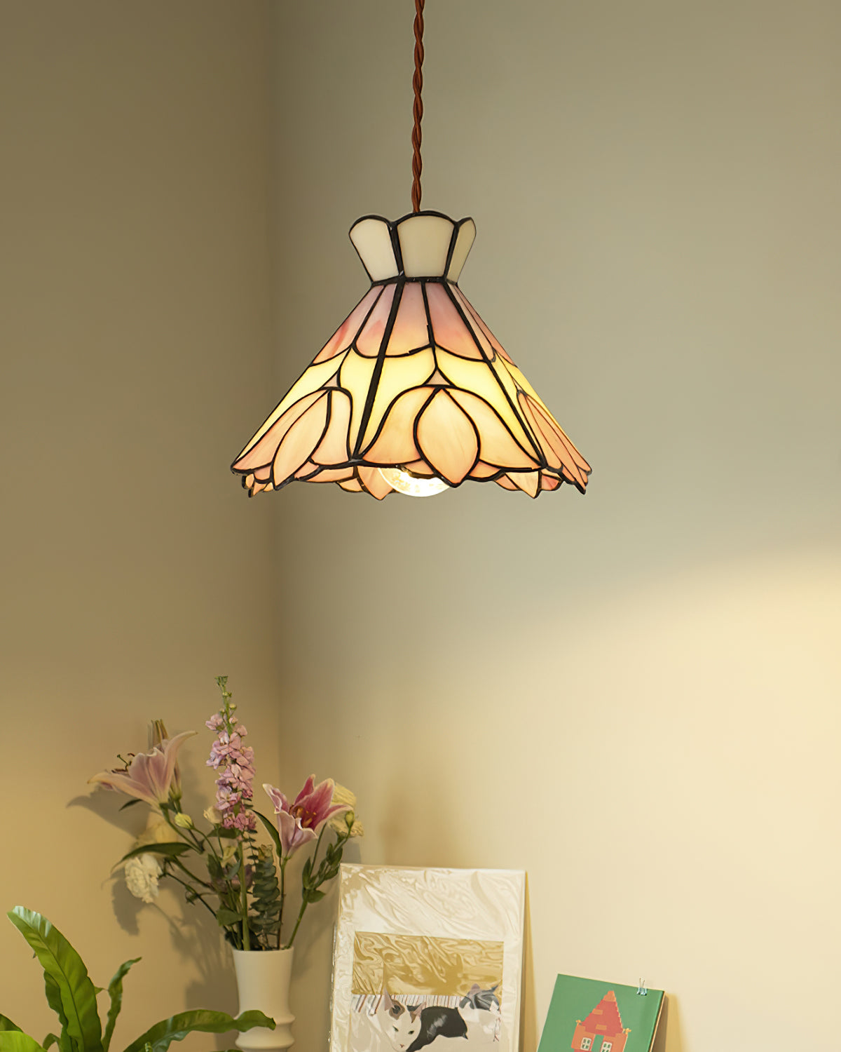 WINTHORPE ARTISAN GLASS PENDANT LIGHT