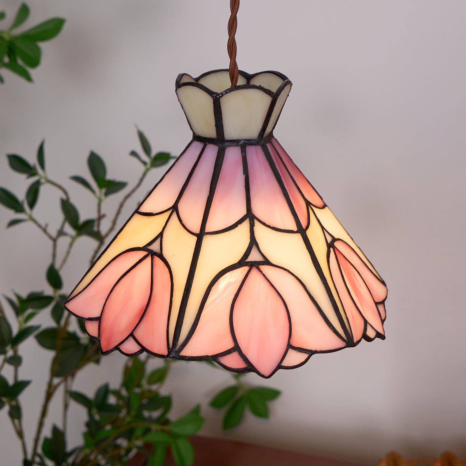WINTHORPE ARTISAN GLASS PENDANT LIGHT