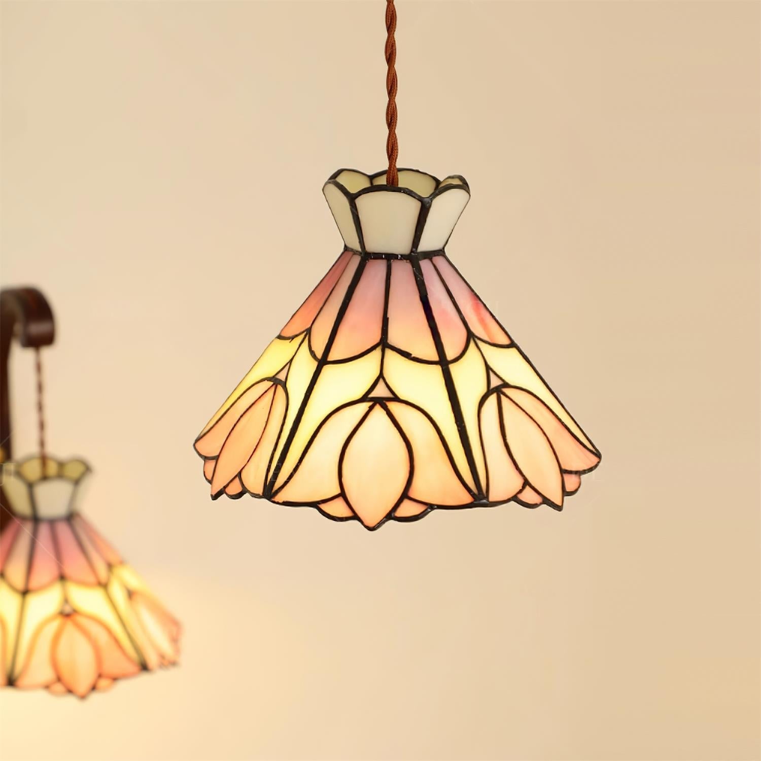 WINTHORPE ARTISAN GLASS PENDANT LIGHT