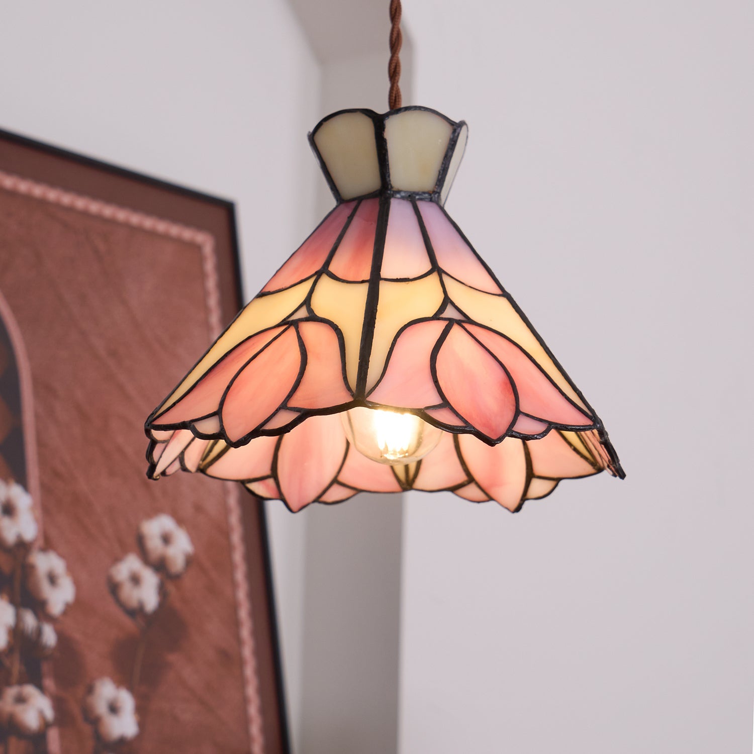 WINTHORPE ARTISAN GLASS PENDANT LIGHT