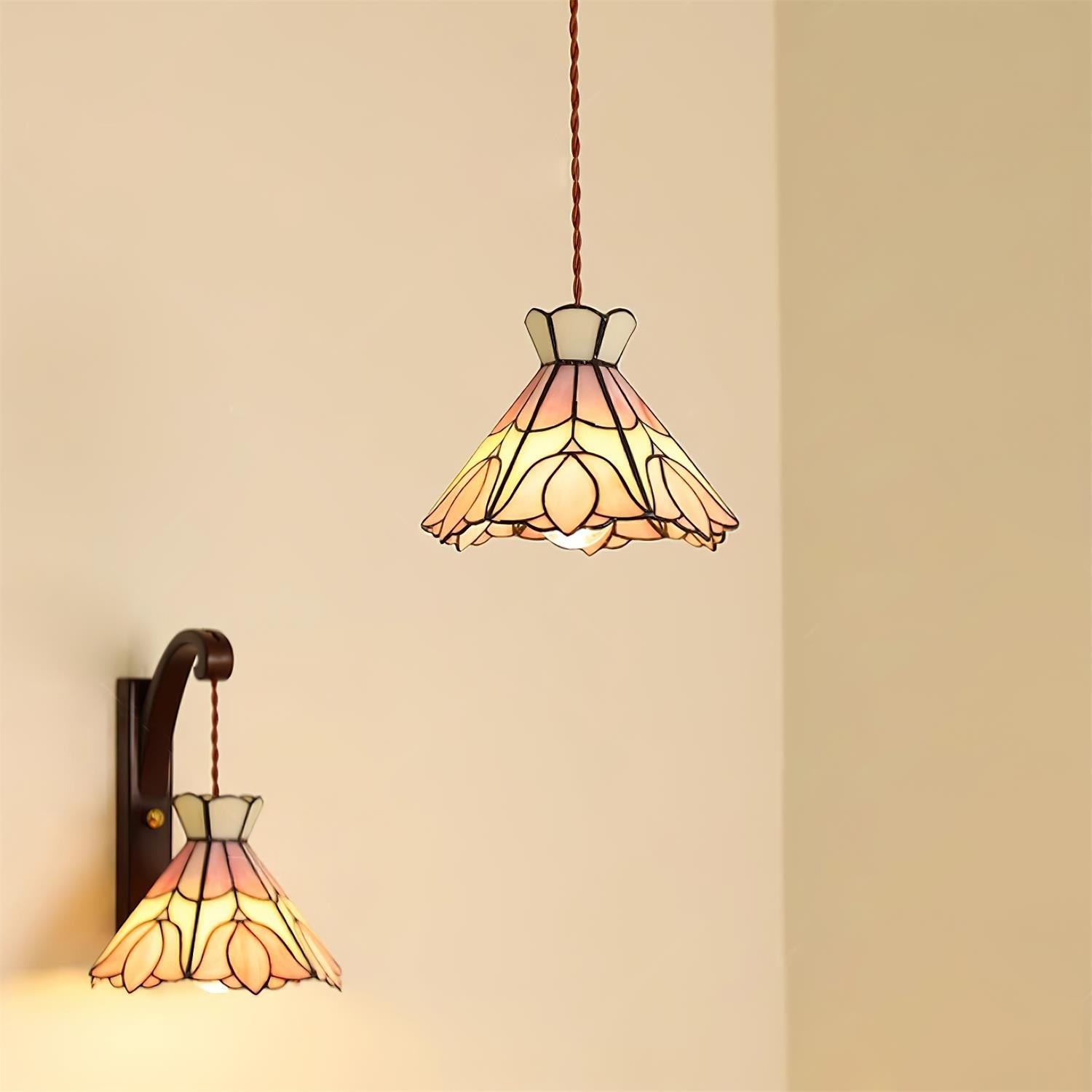 WINTHORPE ARTISAN GLASS PENDANT LIGHT