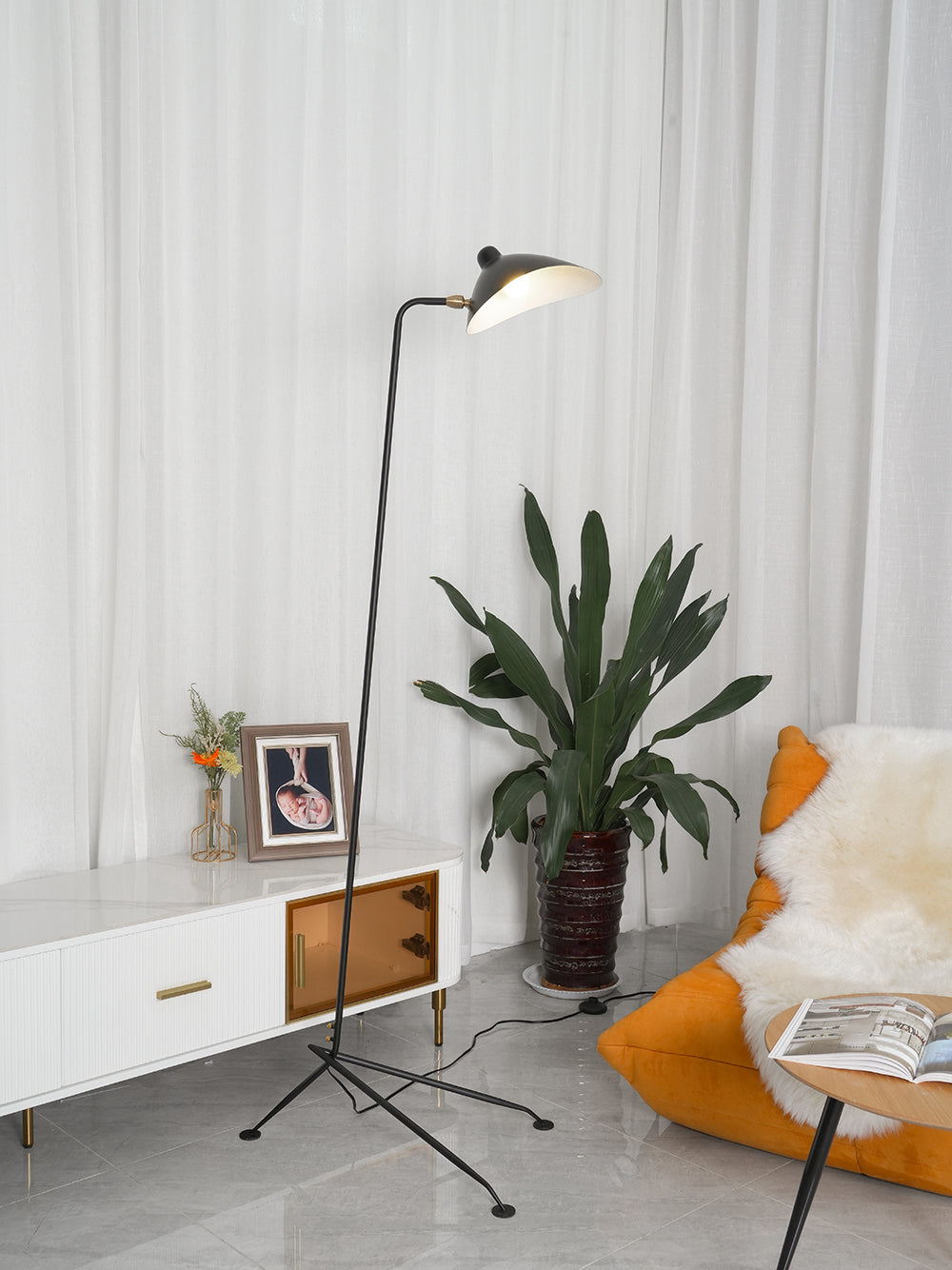 RAVENHALL MID-CENTURY ARCHING FLOOR LIGHT