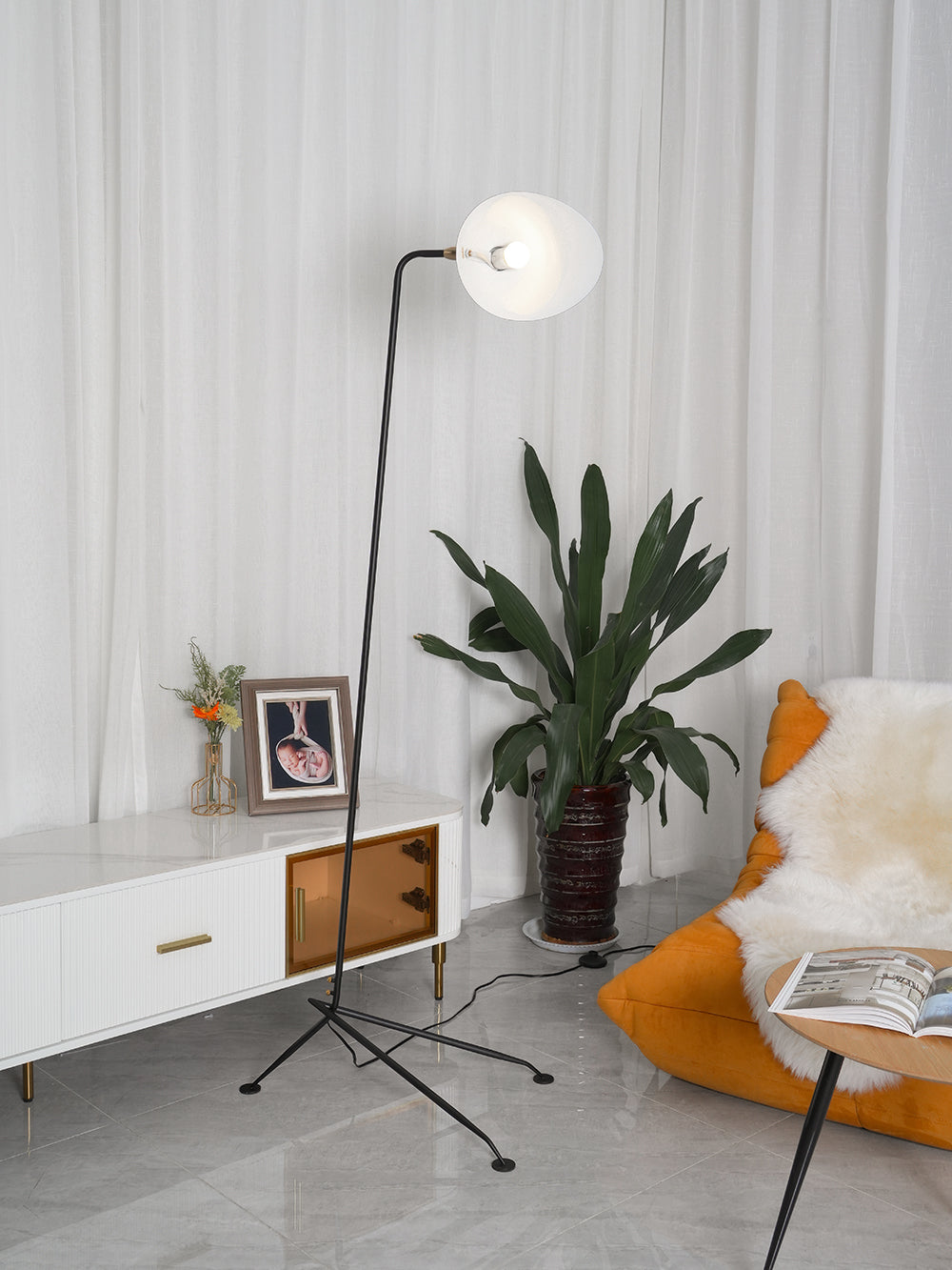 RAVENHALL MID-CENTURY ARCHING FLOOR LIGHT