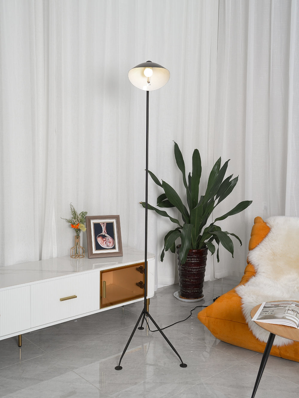 RAVENHALL MID-CENTURY ARCHING FLOOR LIGHT