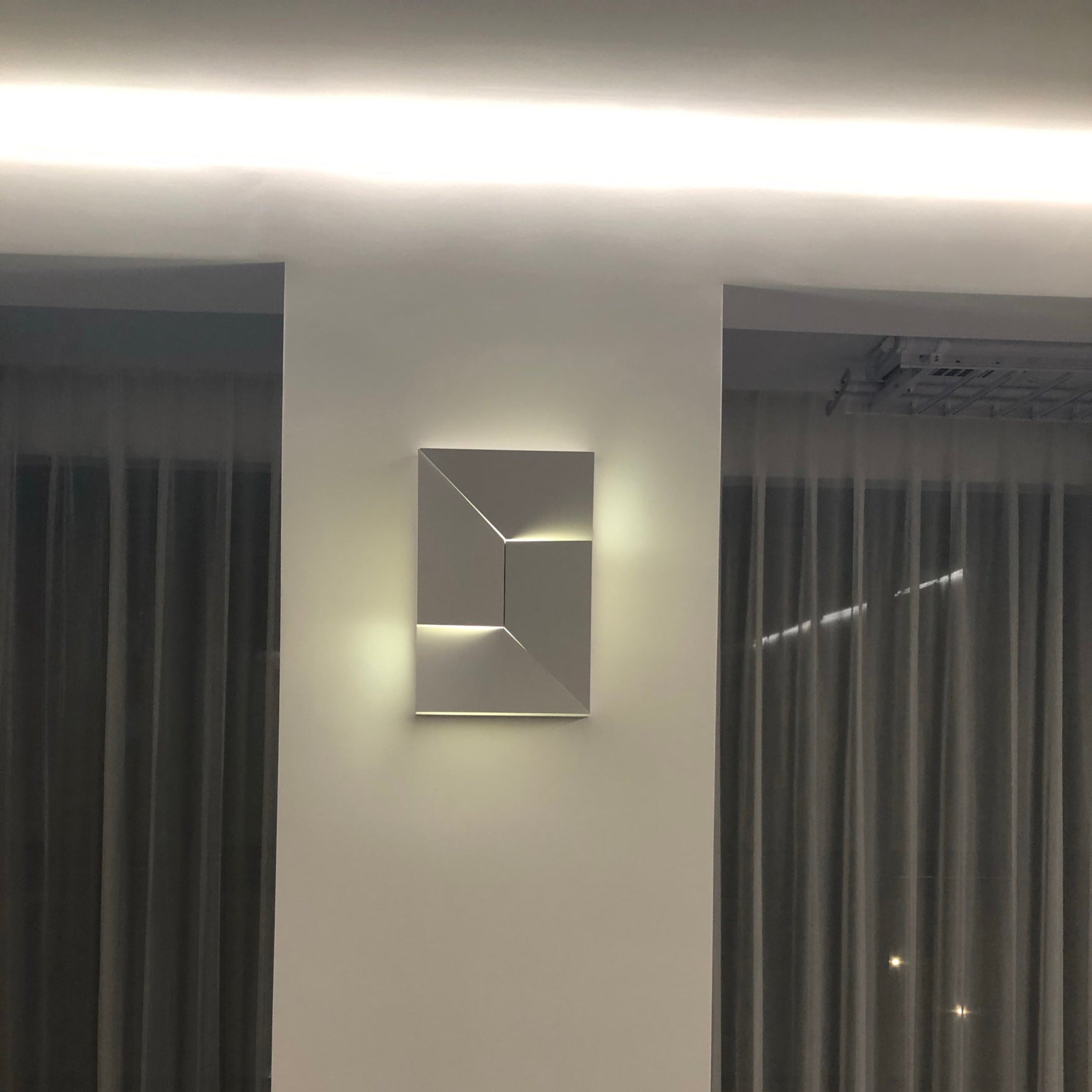 RAVENHURST MURMUR WALL SCONCE