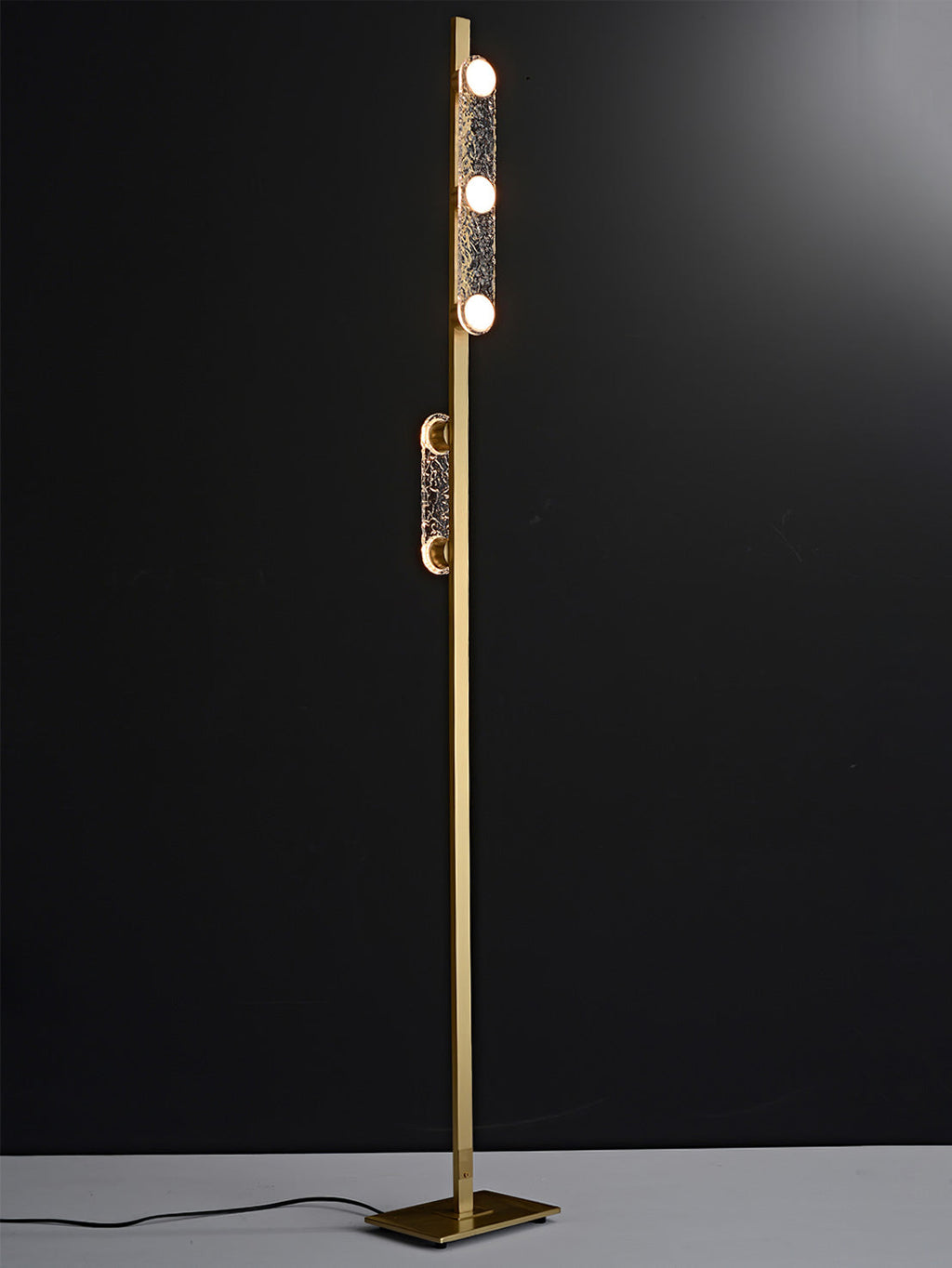 Fitzwilliam Majestic Arc Floor Illumination